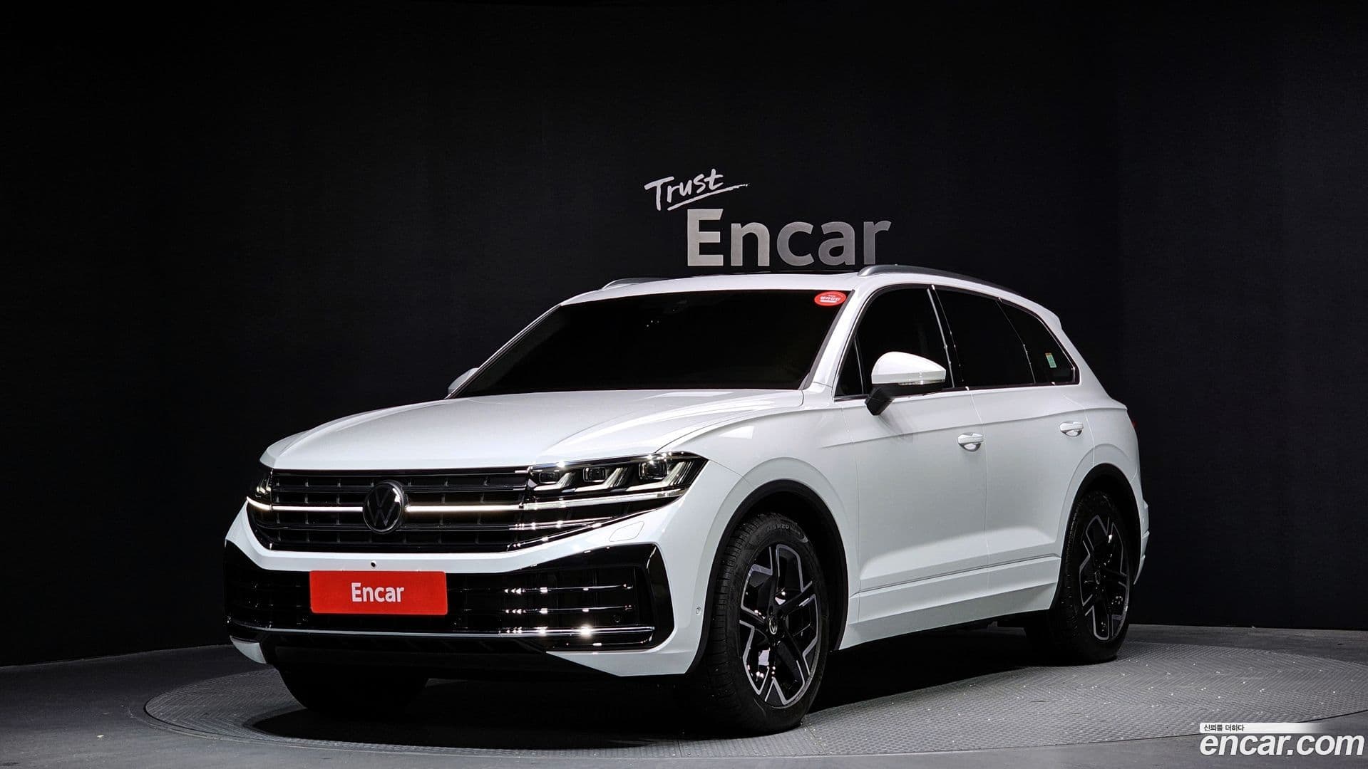 Main__Slider__Photo:Touareg Volkswagen 2025.11-0