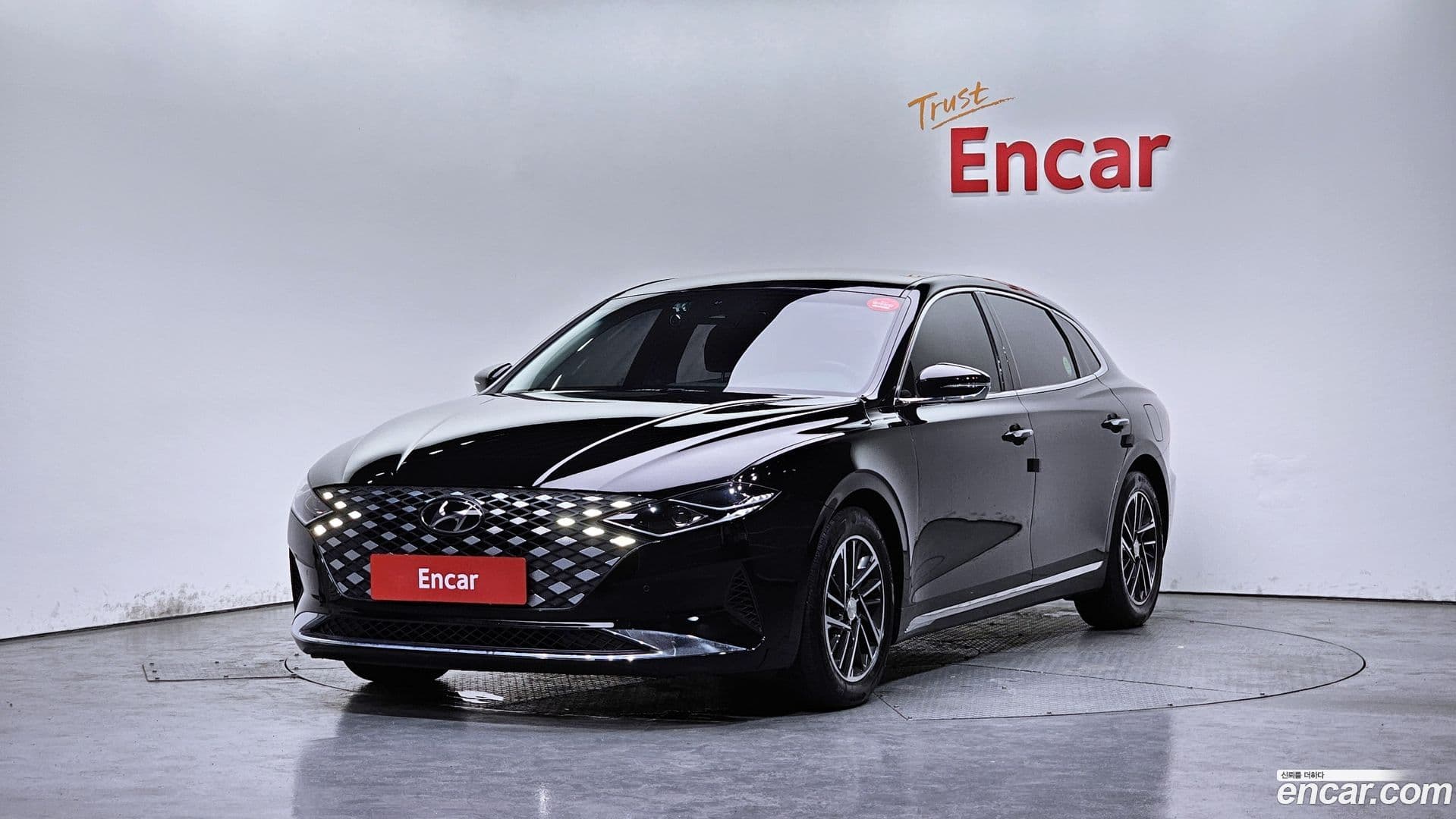 Main__Slider__Photo:Grandeur Hyundai 2020.7-0