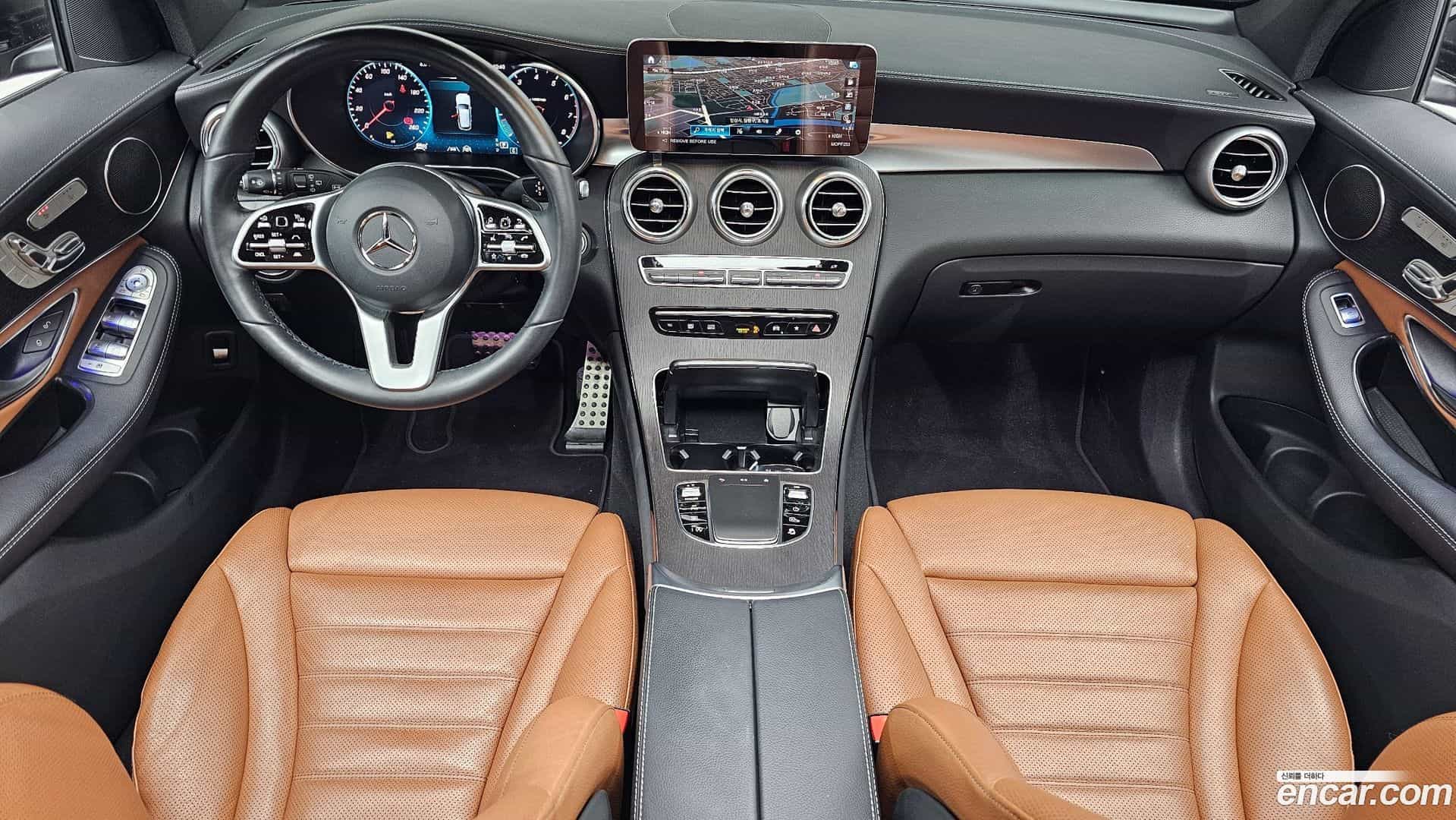 GLC-Class Mercedes-Benz 2022.6-INNER-007