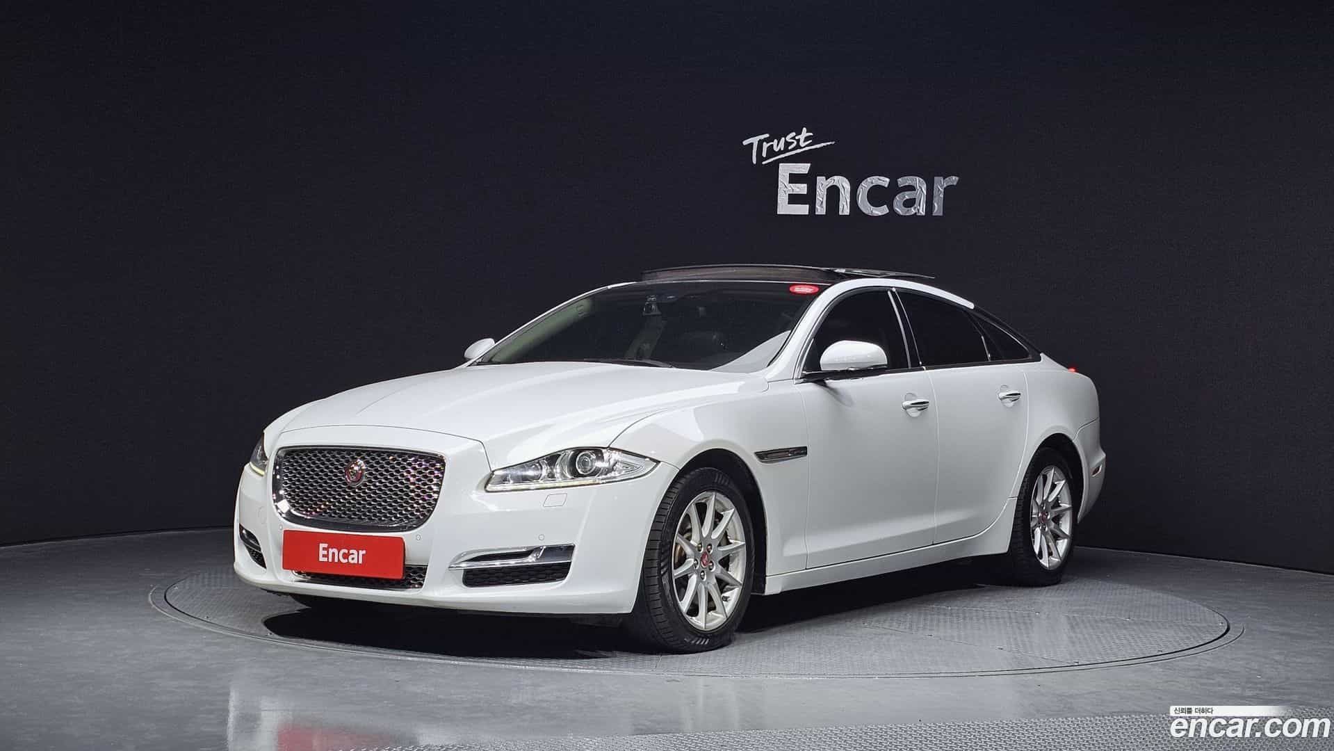 XJ Jaguar 2016.9-OUTER-001