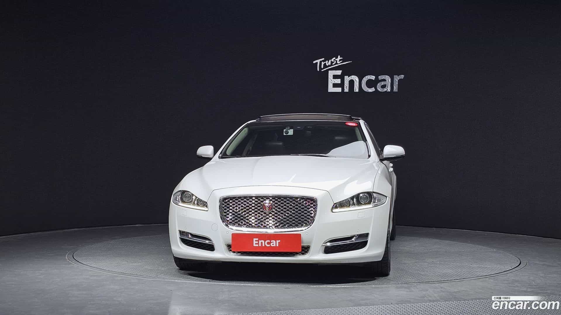 XJ Jaguar 2016.9-OUTER-003