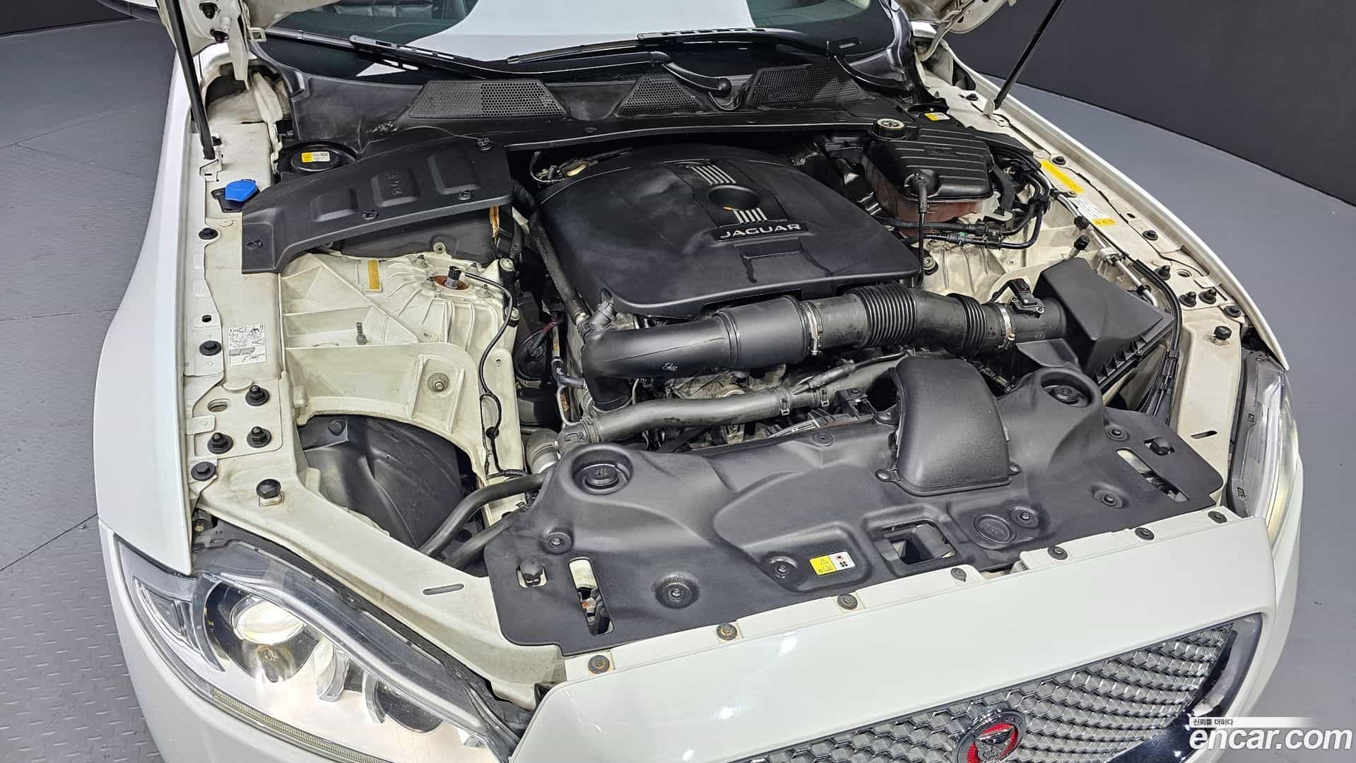 XJ Jaguar 2016.9-INNER-006