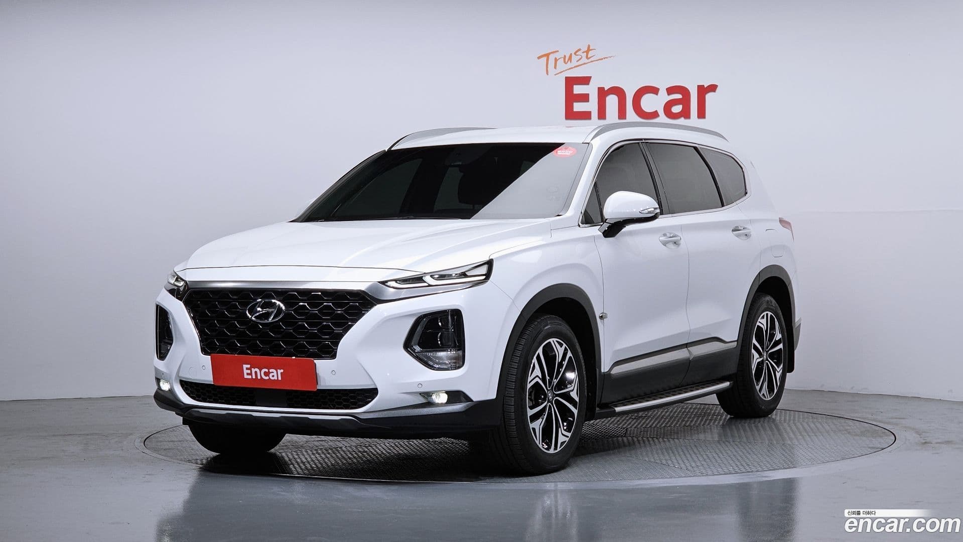 Main__Slider__Photo:Santafe Hyundai 2018.6-0