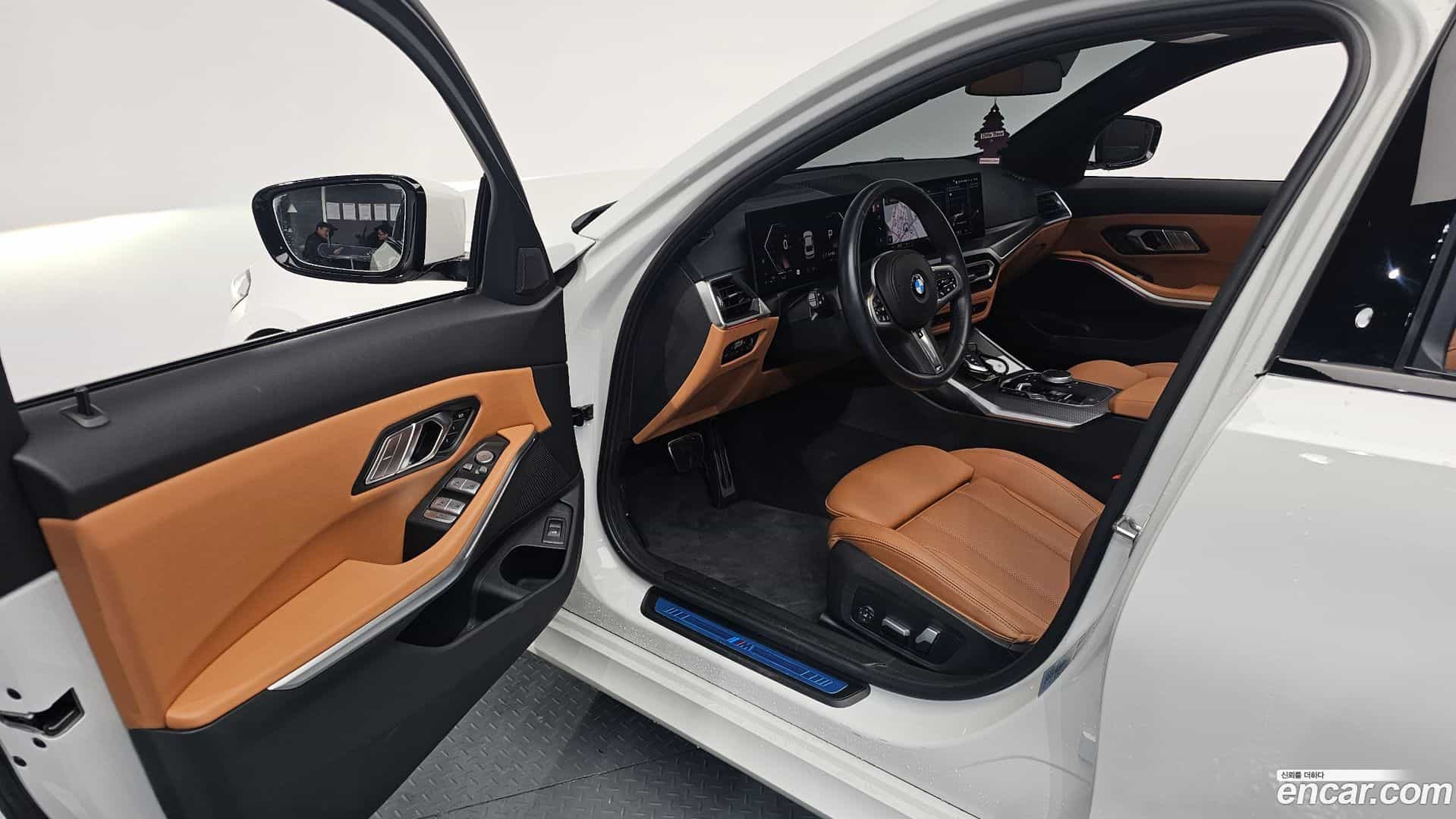 3-Series BMW 2022.11-INNER-010