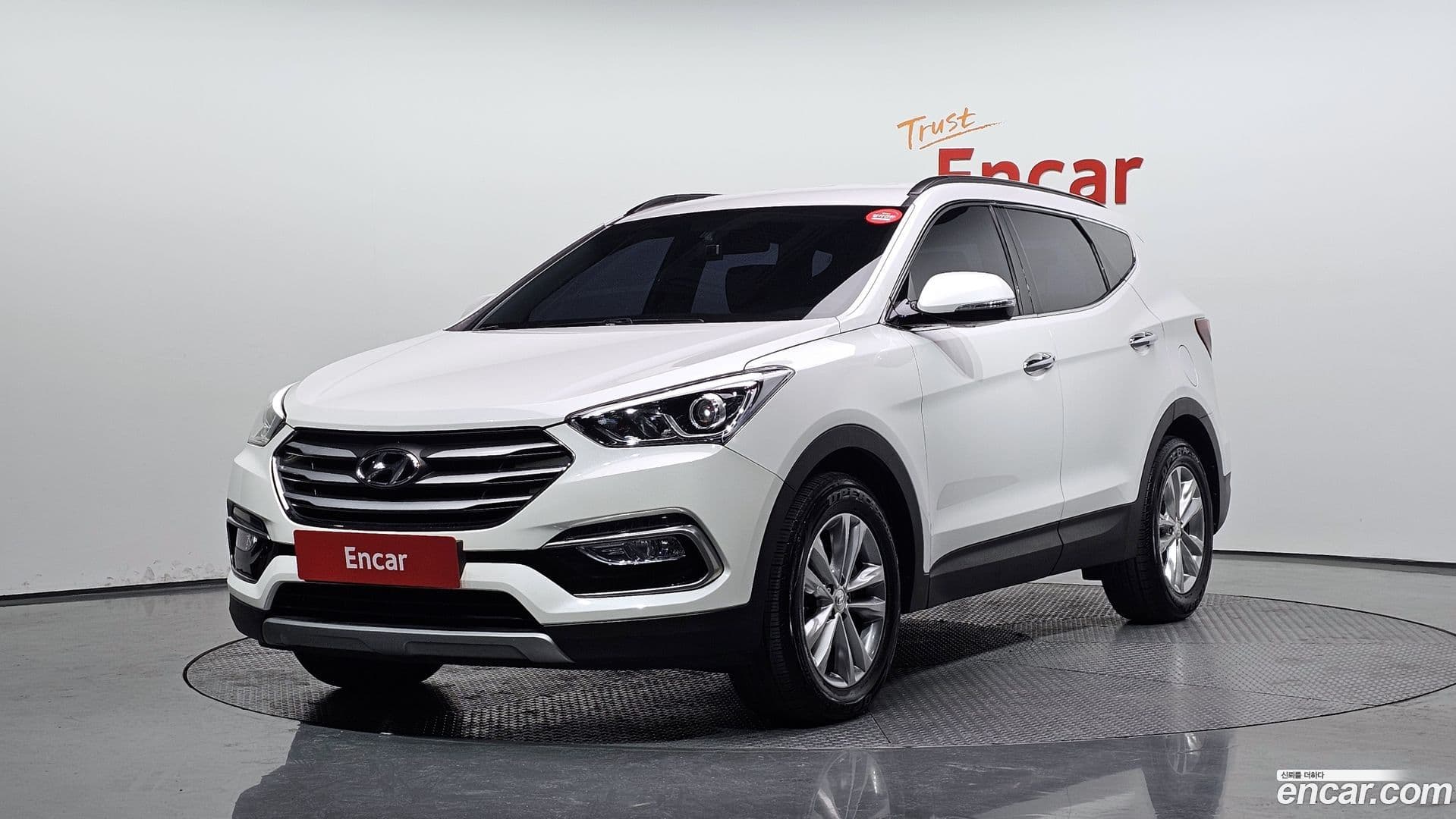 Main__Slider__Photo:Santafe Hyundai 2016.4-0