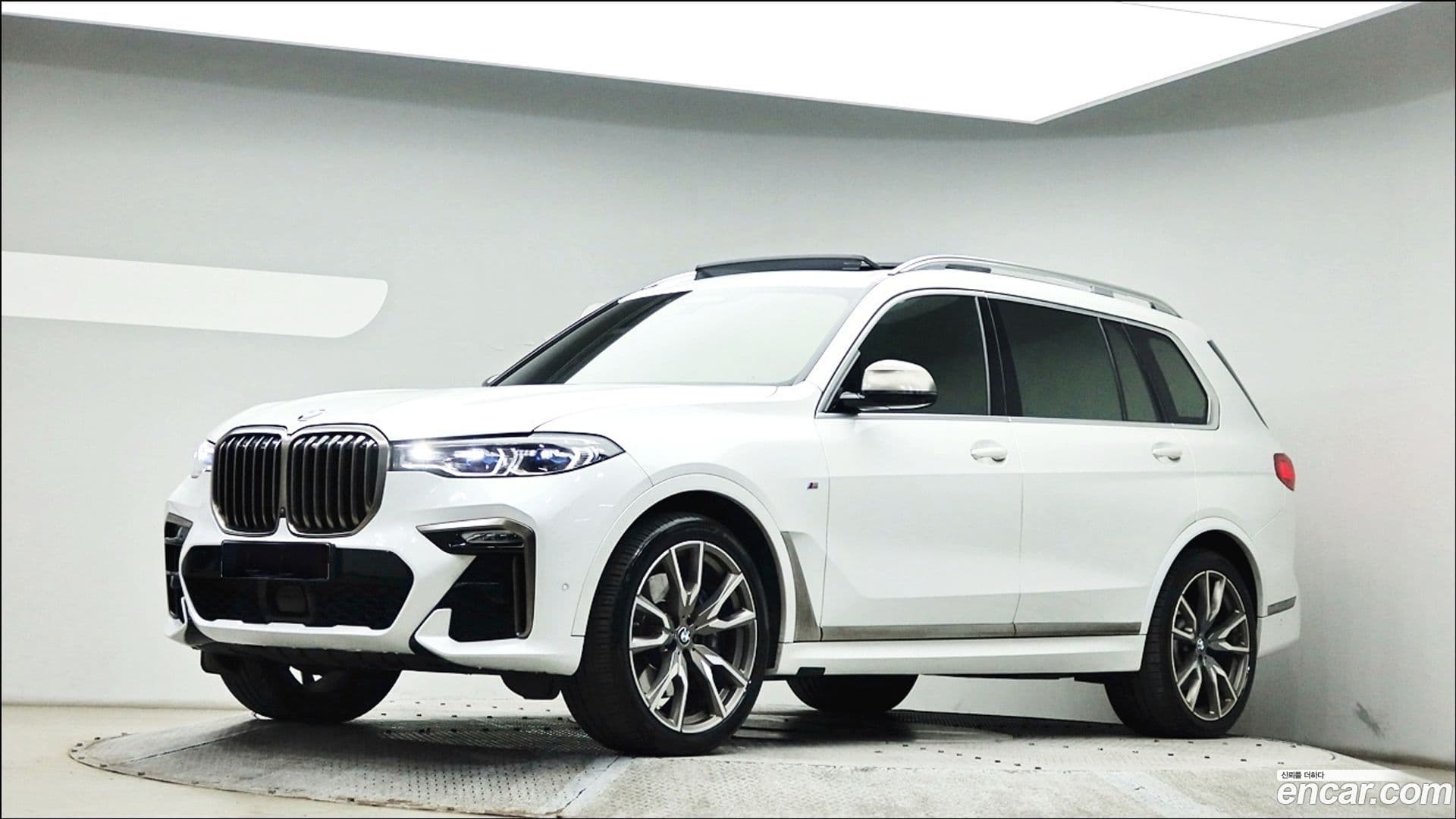 Main__Slider__Photo:X7 BMW 2020.2-0