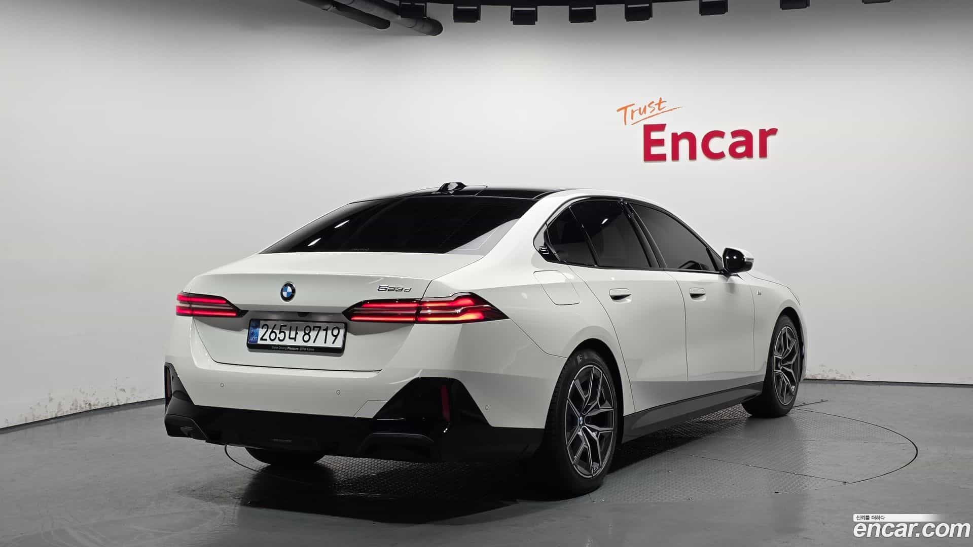 5-Series BMW 2025.0-OUTER-002