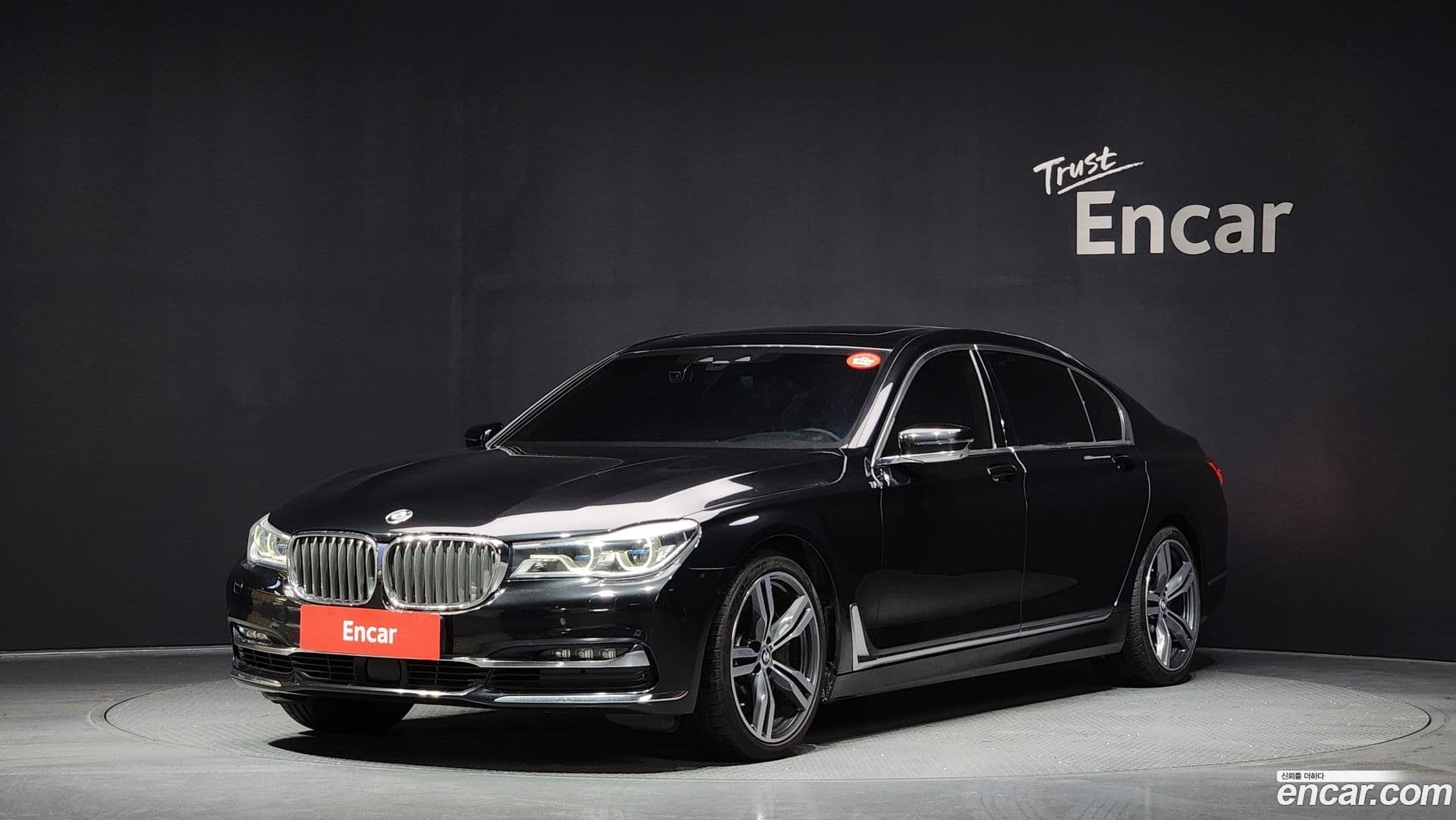 Main__Slider__Photo:7-Series BMW 2018.10-0