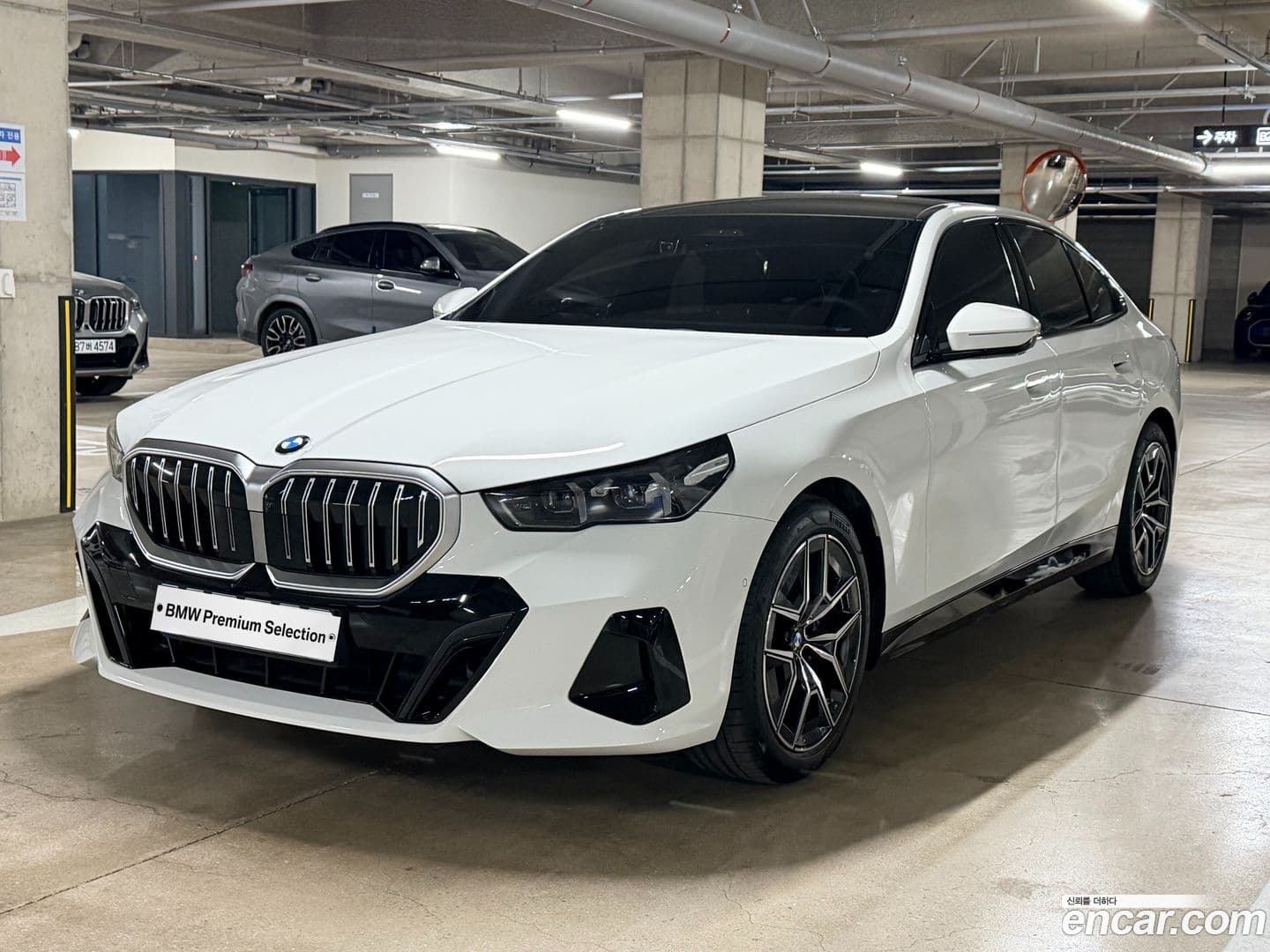 Main__Slider__Photo:5-Series BMW 2025.10-0