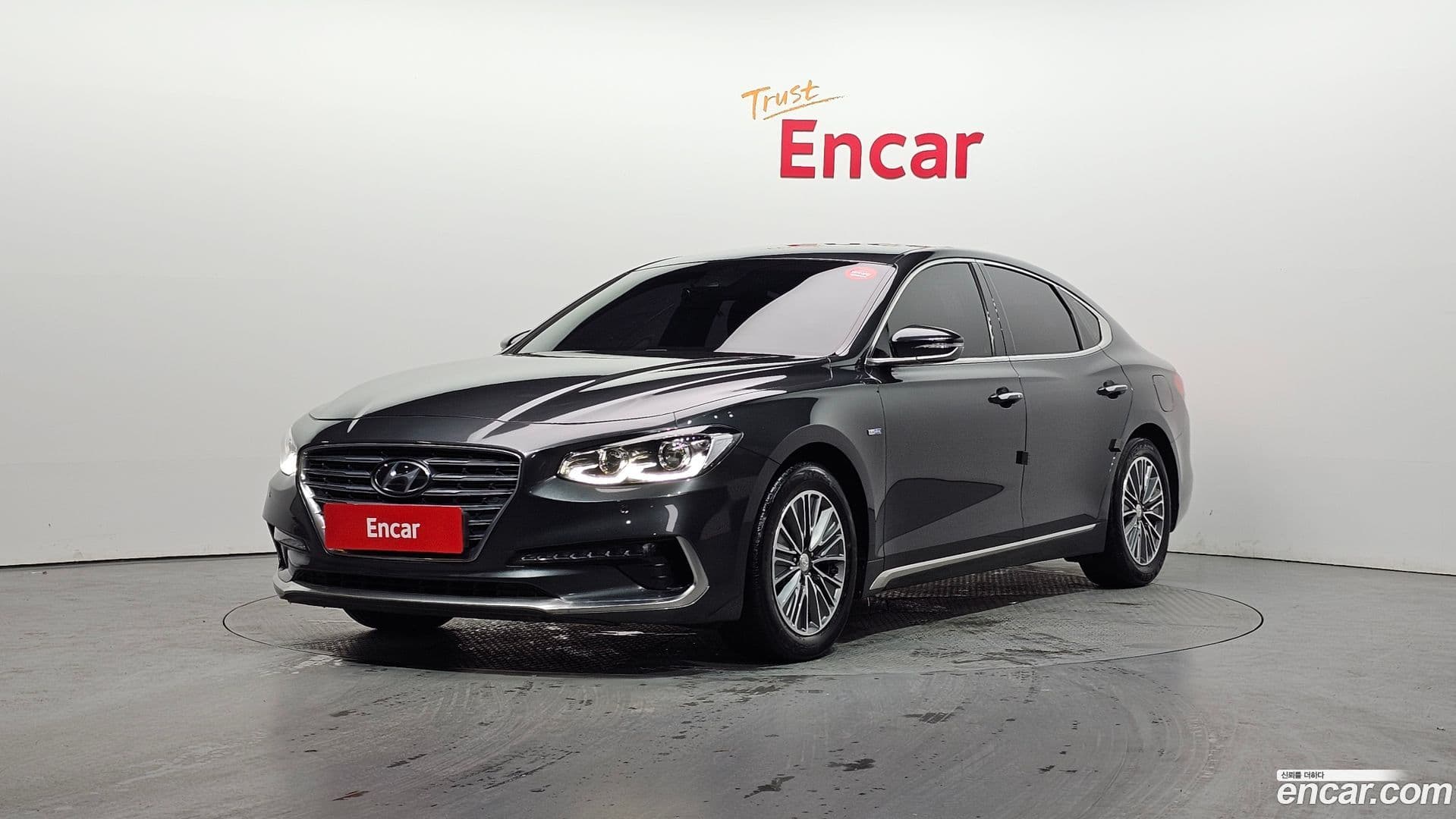 Main__Slider__Photo:Grandeur Hyundai 2019.5-0