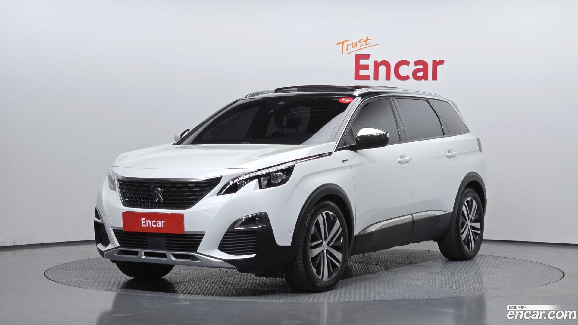Main__Slider__Photo:5008 Peugeot 2018.4-0