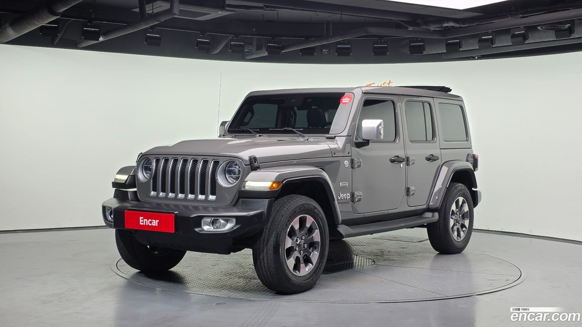 Main__Slider__Photo:Wrangler Jeep 2020.8-0