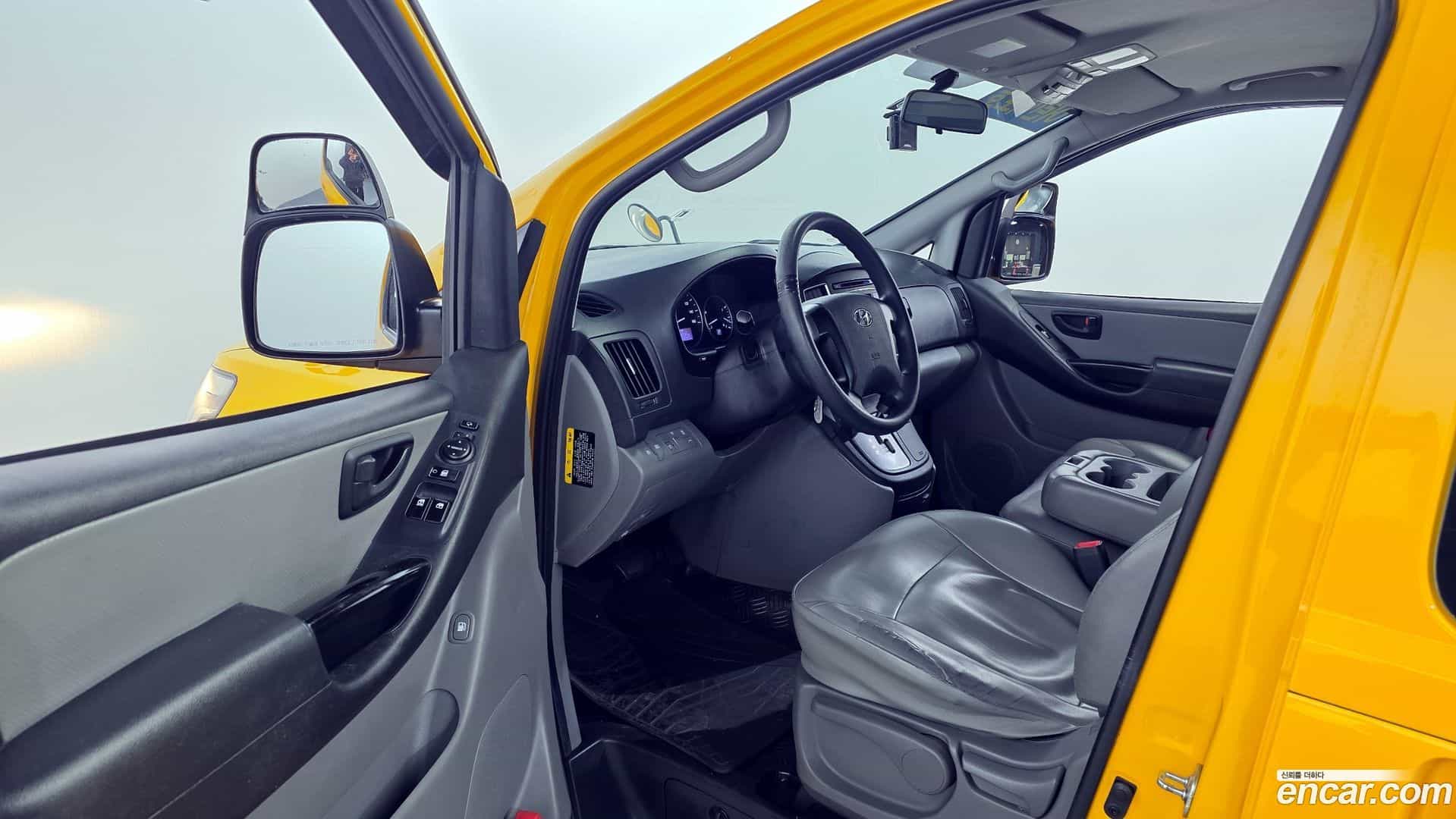 Starex Hyundai 2019.2-INNER-010