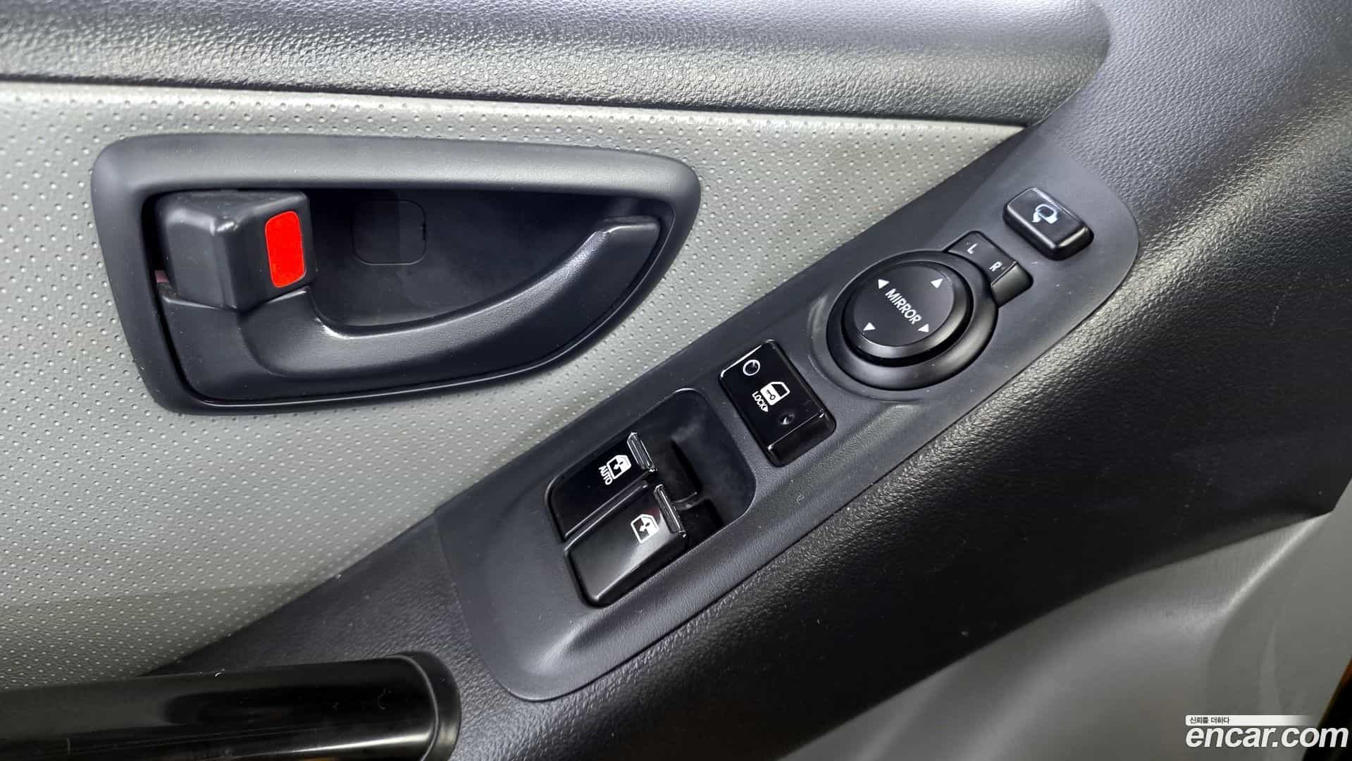 Starex Hyundai 2019.2-OPTION-018