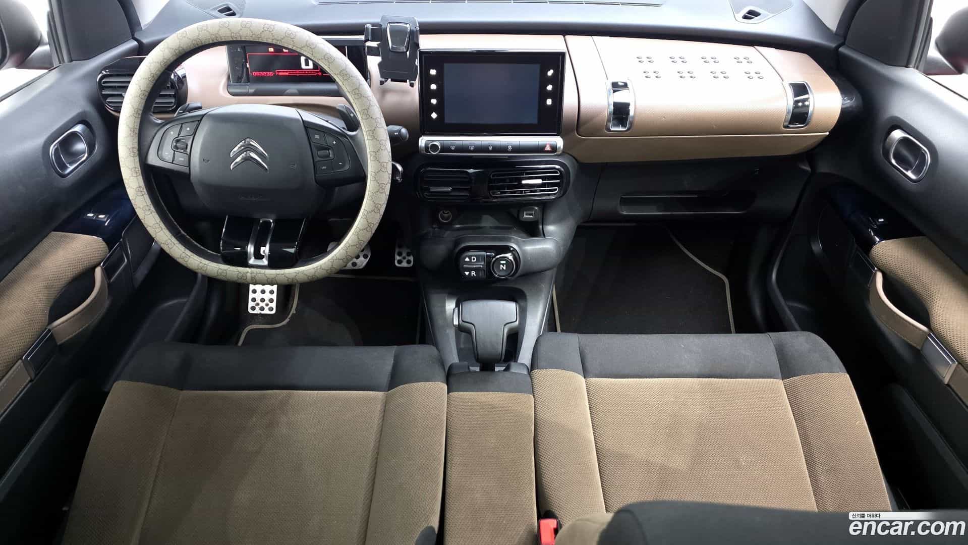 C4 CACTUS Citroën / DS 2017.1-INNER-007