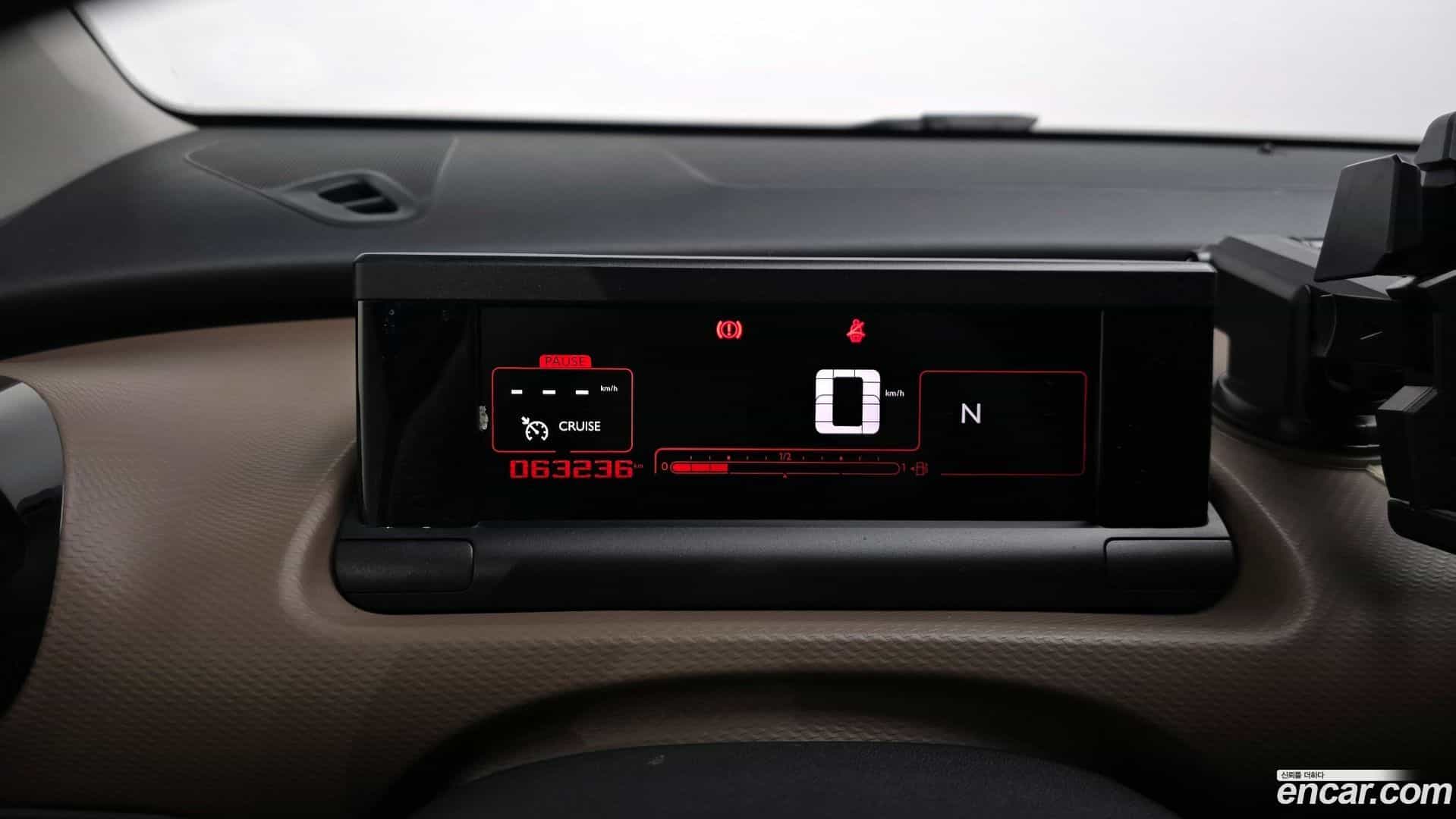 C4 CACTUS Citroën / DS 2017.1-INNER-008