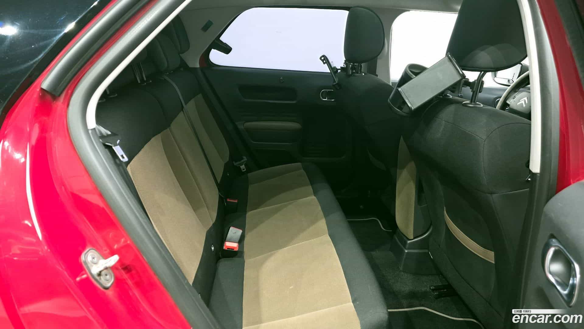 C4 CACTUS Citroën / DS 2017.1-OPTION-016