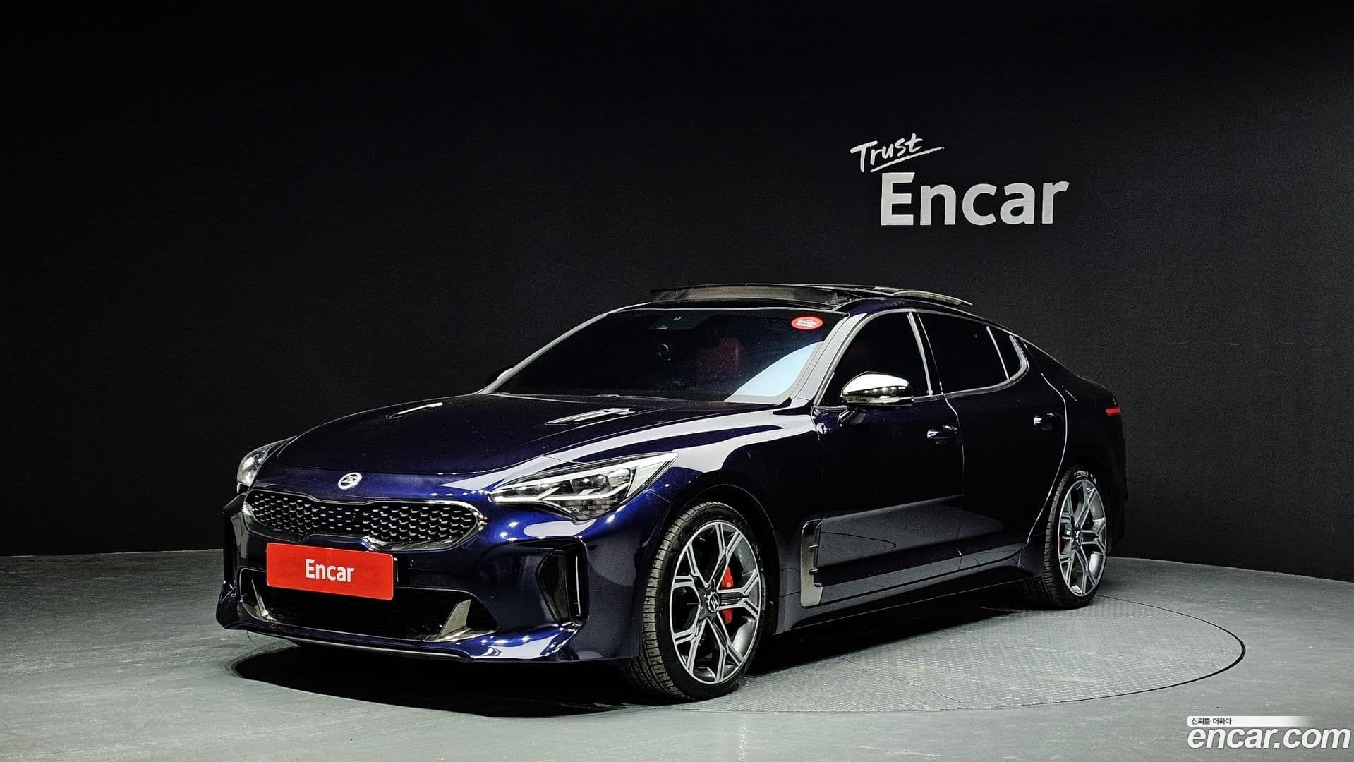 Main__Slider__Photo:Stinger Kia 2018.1-0