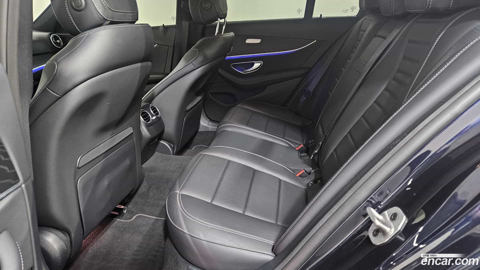 E-Class Mercedes-Benz 2022.0-INNER-010