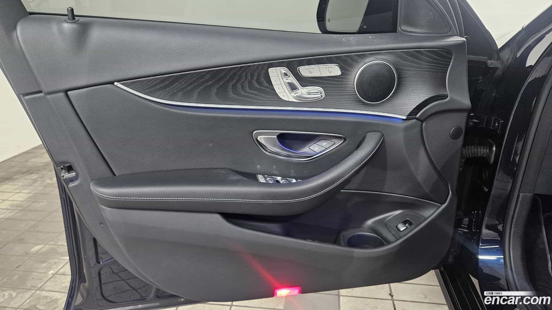 E-Class Mercedes-Benz 2022.0-OPTION-019