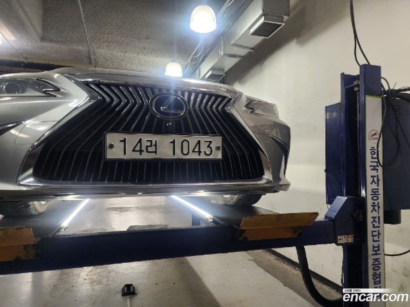 Main__Slider__Photo:ES Lexus 2018.10-0