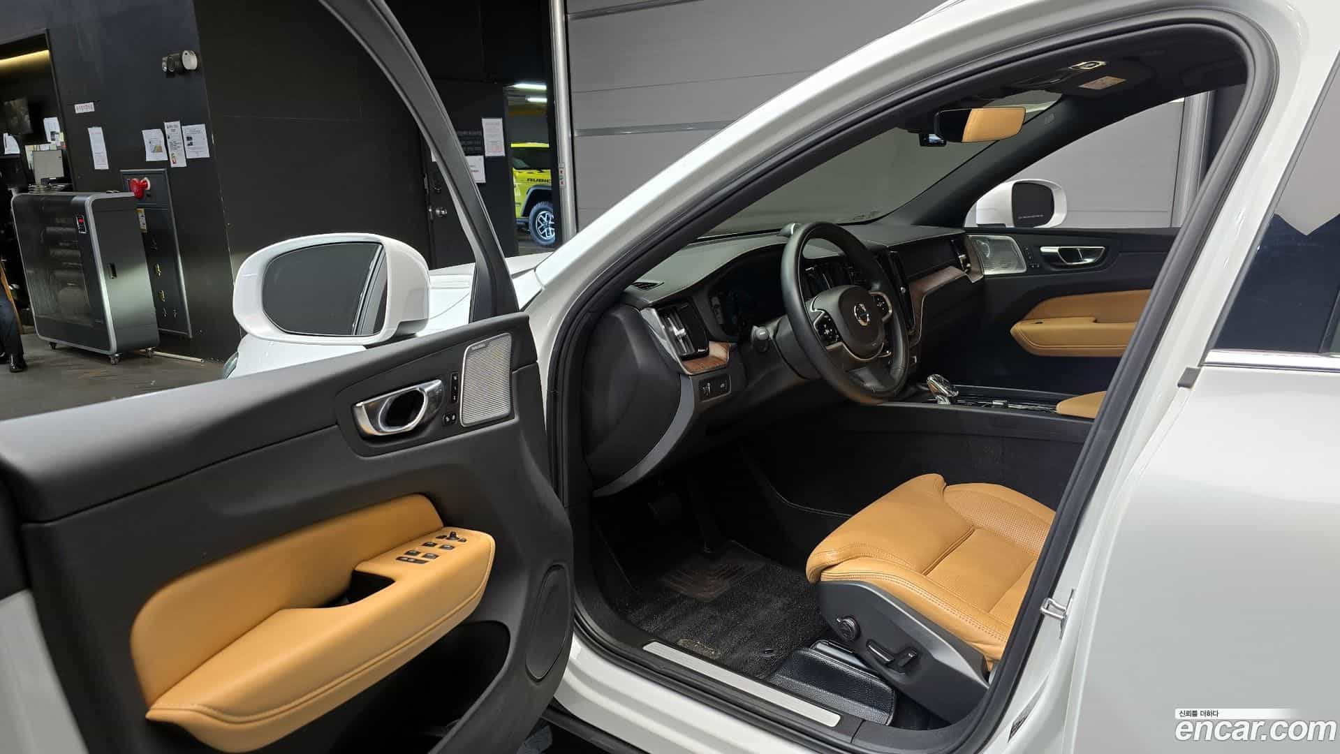 XC60 Volvo 2021.5-OPTION-015