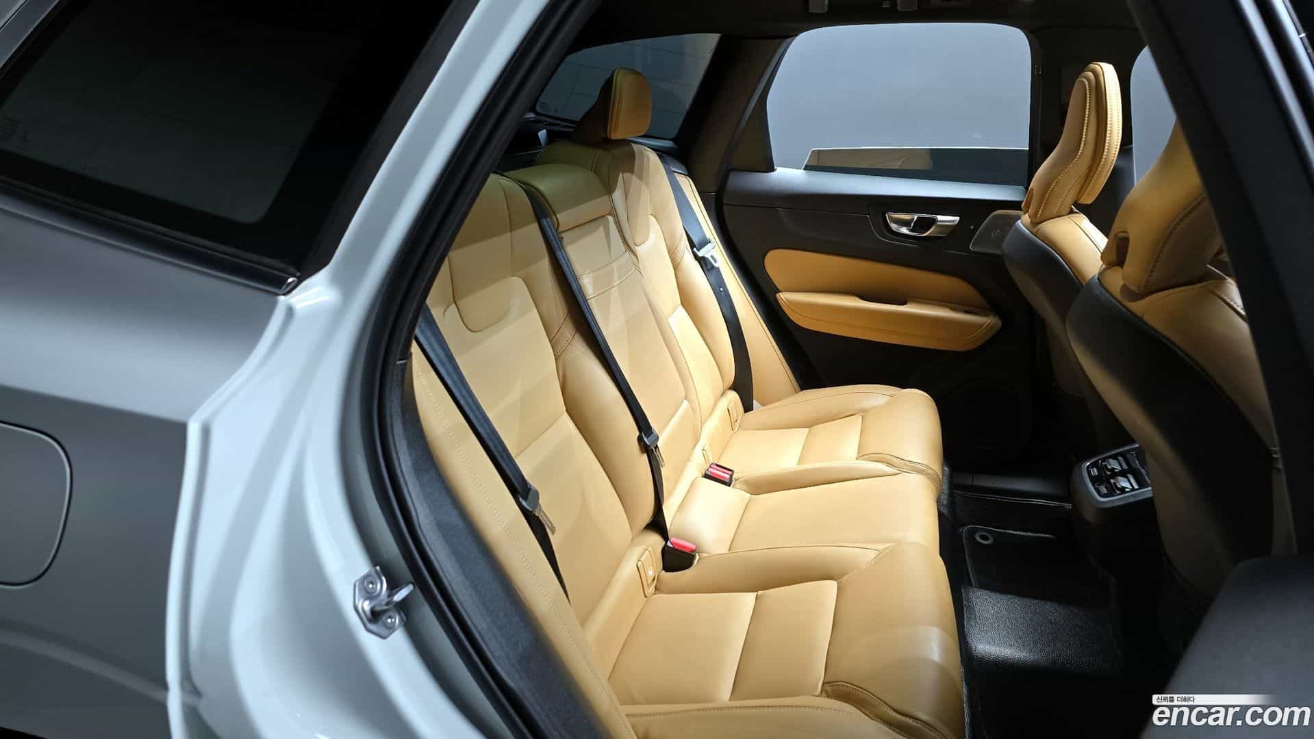 XC60 Volvo 2021.5-OPTION-016