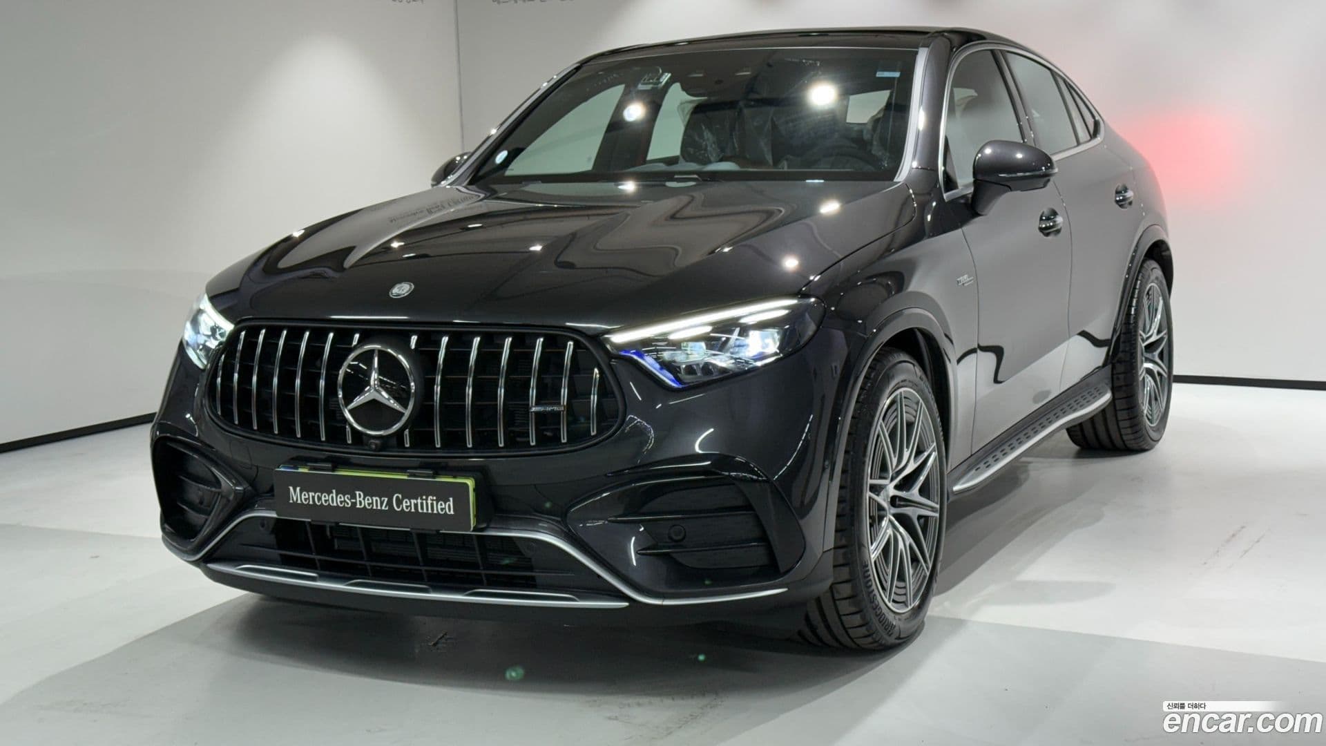 Main__Slider__Photo:GLC-Class Mercedes-Benz 2025.7-0