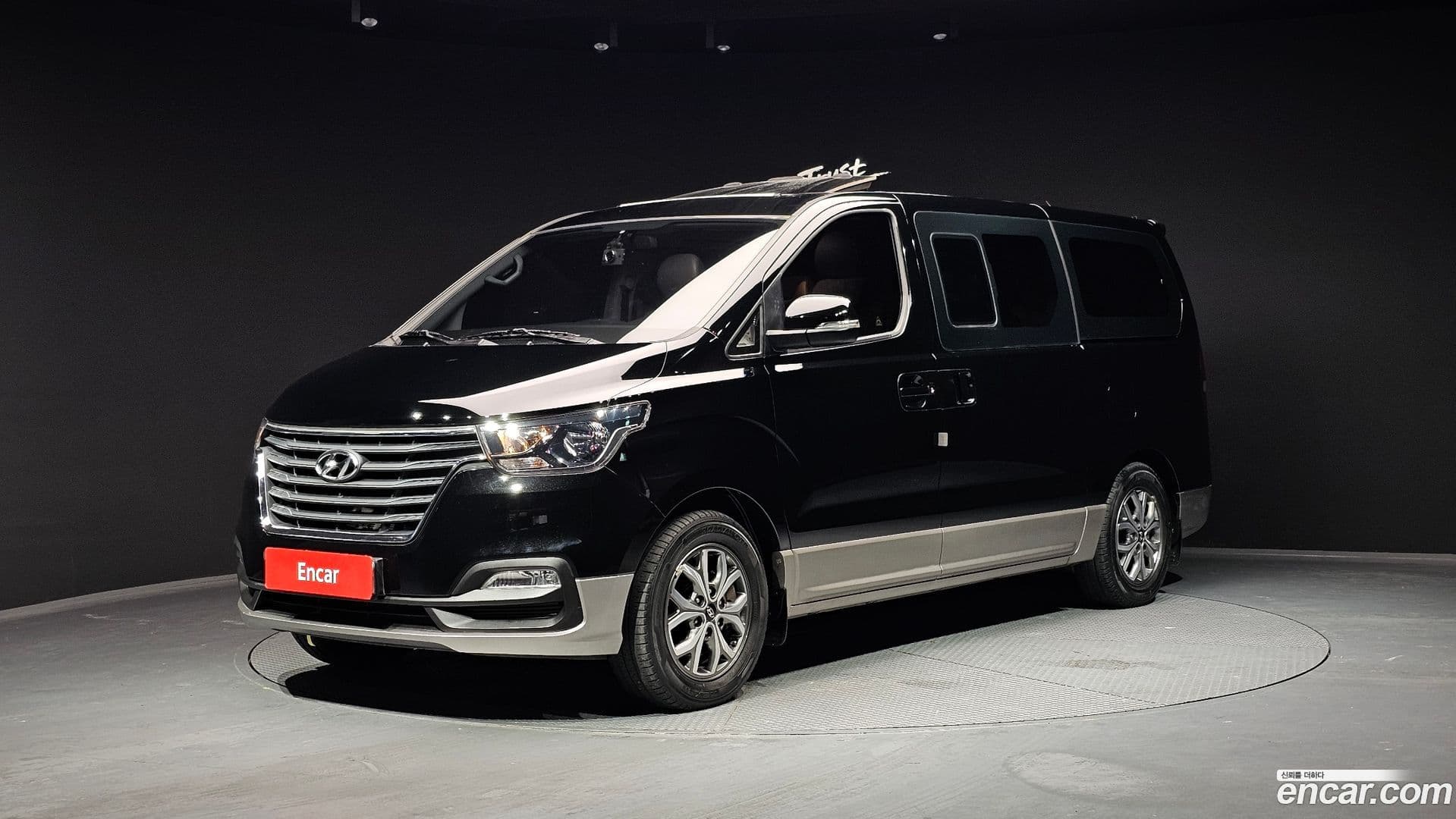 Main__Slider__Photo:Starex Hyundai 2019.3-0