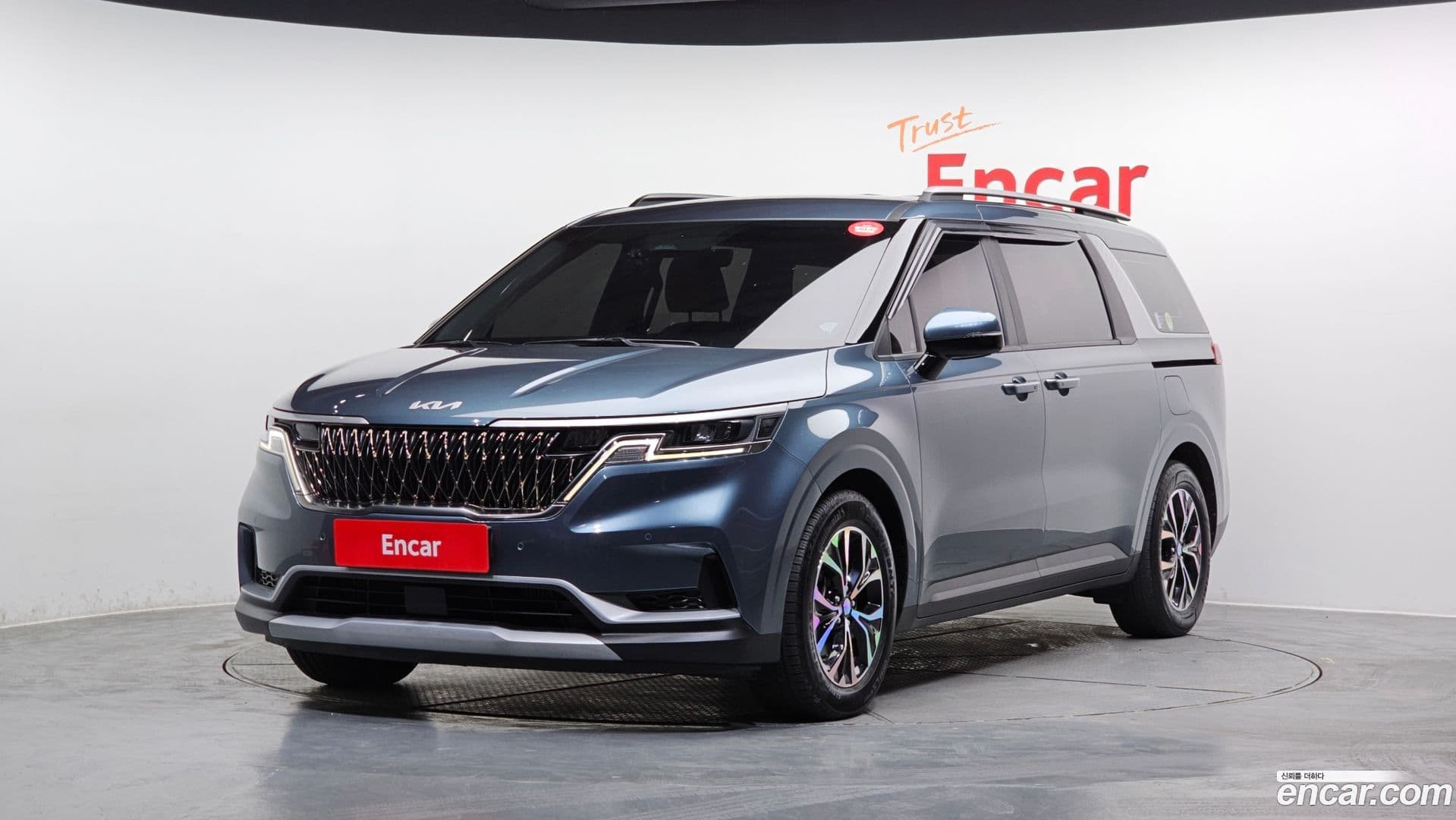 Main__Slider__Photo:Canival Kia 2022.1-0