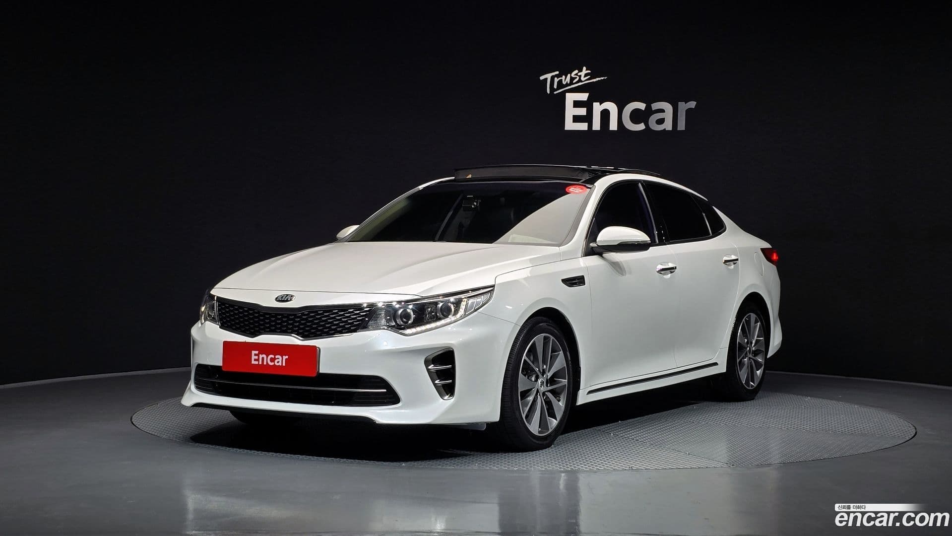 Main__Slider__Photo:K5 Kia 2015.11-0