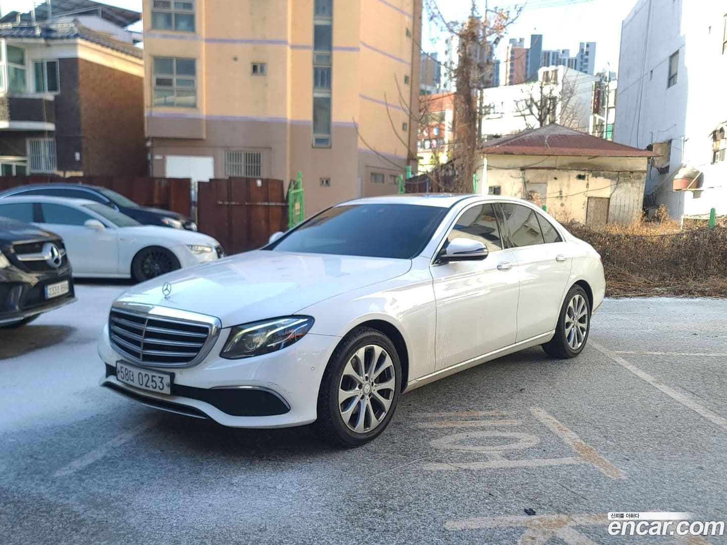 Main__Slider__Photo:E-Class Mercedes-Benz 2016.8-0