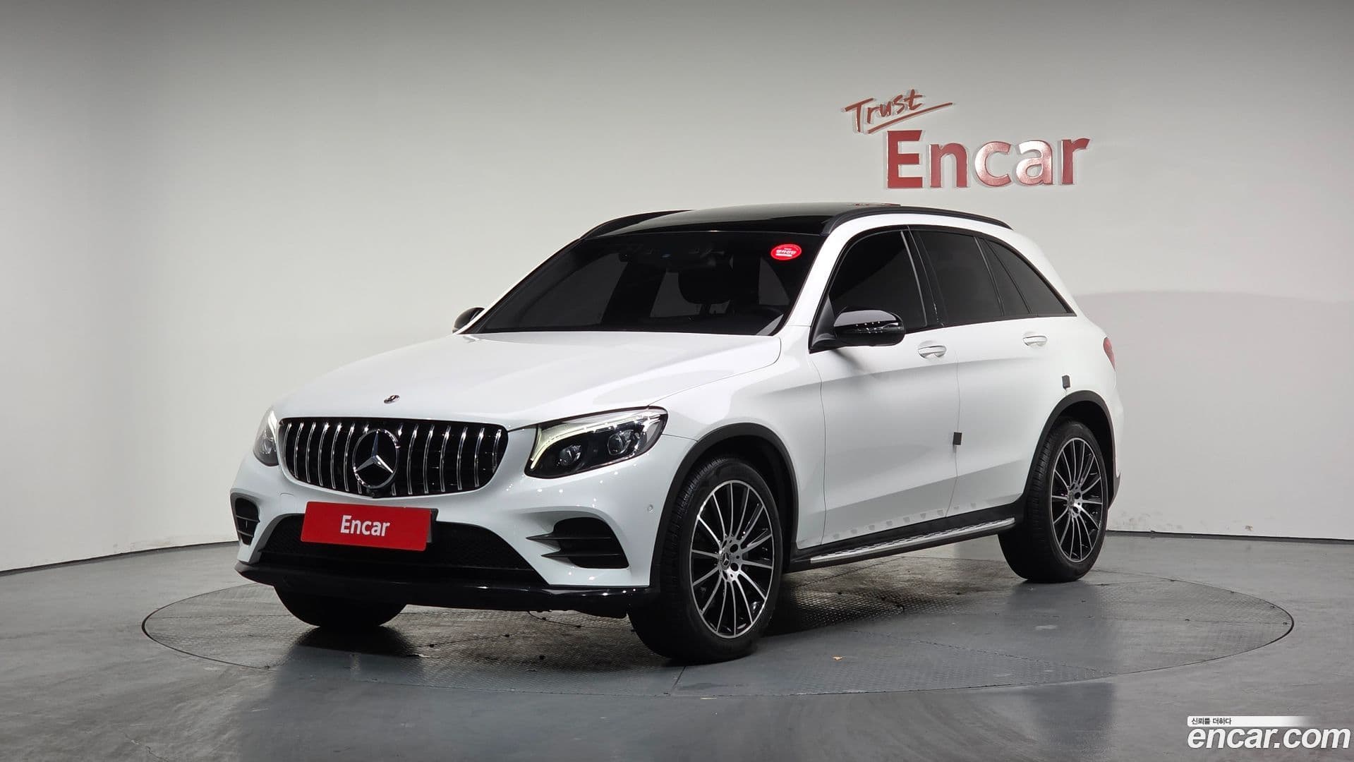 Main__Slider__Photo:GLC-Class Mercedes-Benz 2018.6-0