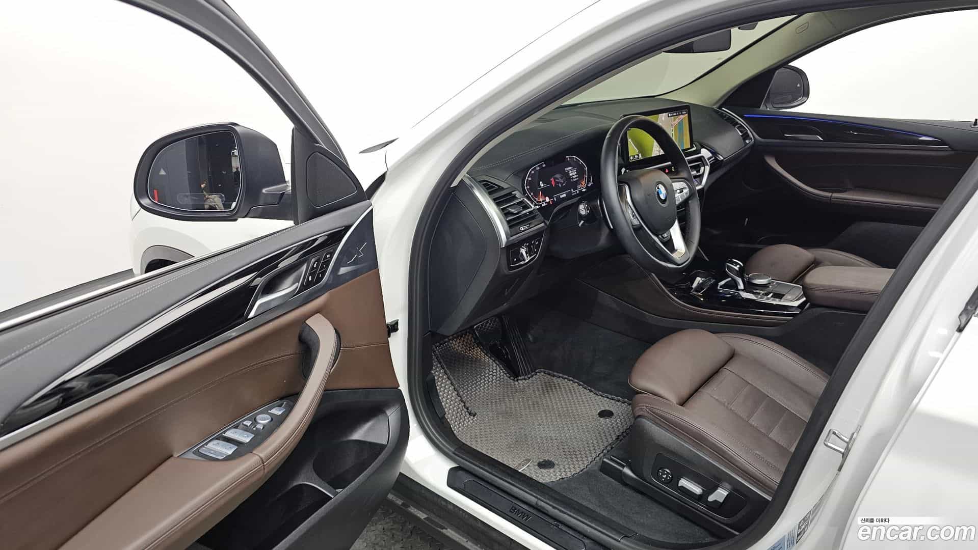 X4 BMW 2023.0-INNER-010