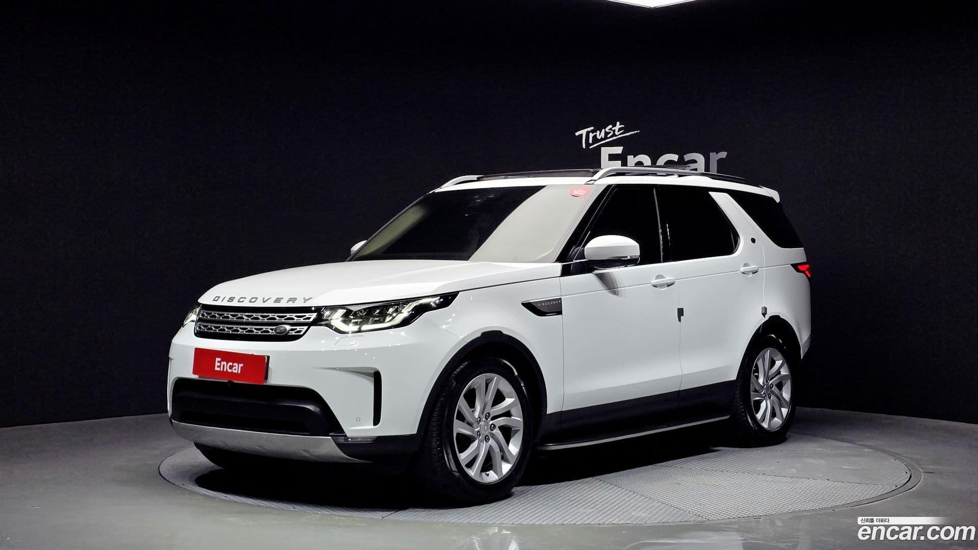 Main__Slider__Photo:Discovery Land Rover 2017.7-0