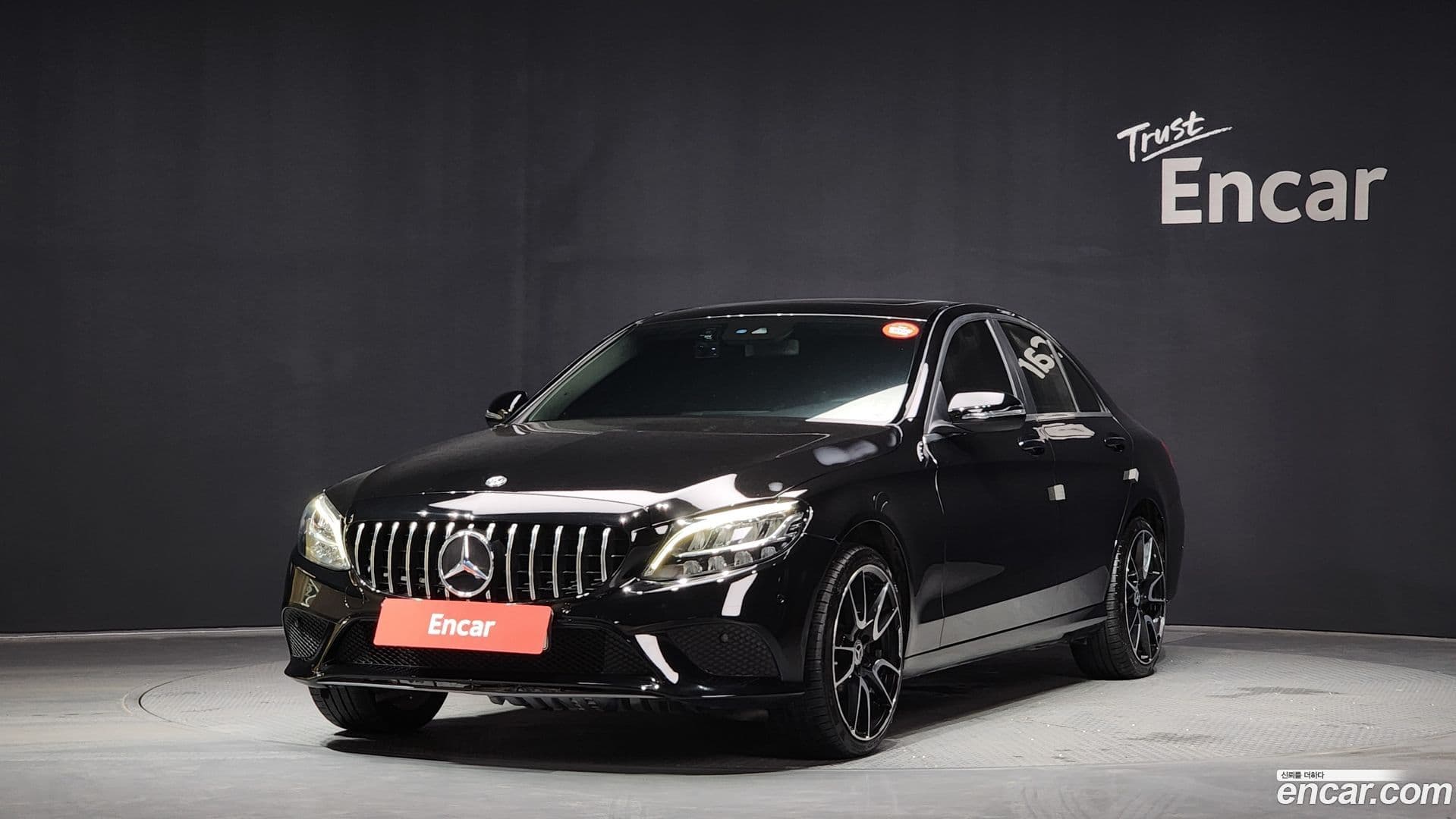Main__Slider__Photo:C-Class Mercedes-Benz 2020.6-0