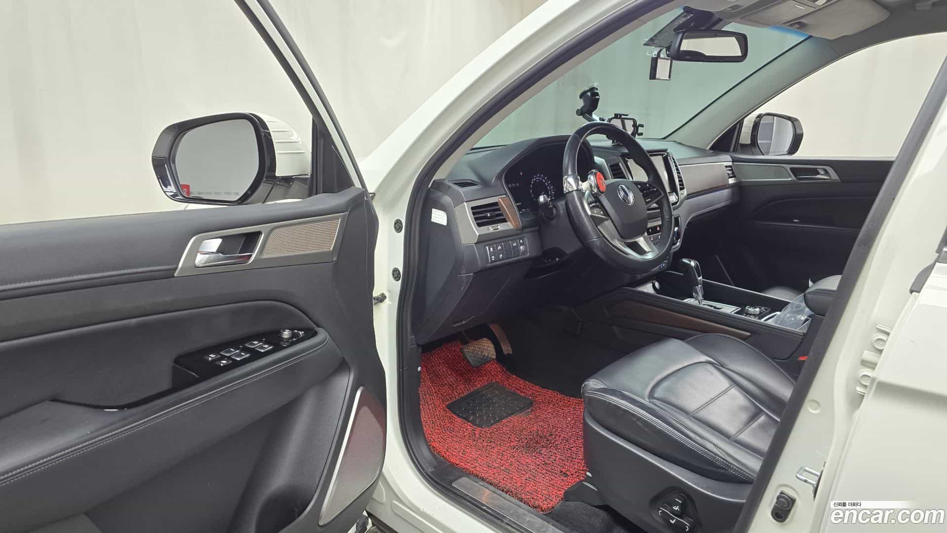 Rexton KG Mobility 2017.11-INNER-010