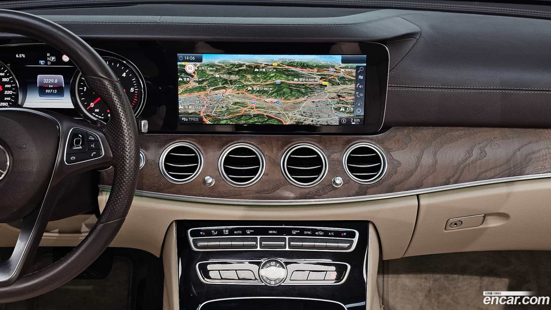 E-Class Mercedes-Benz 2016.10-OPTION-018