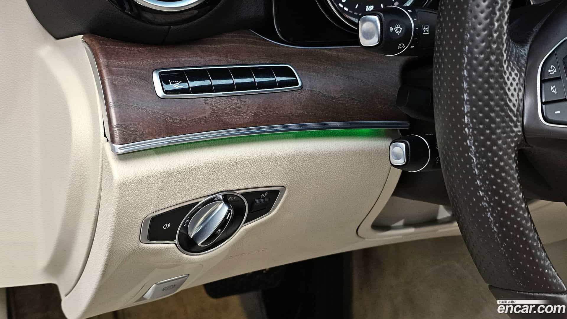 E-Class Mercedes-Benz 2016.10-OPTION-020