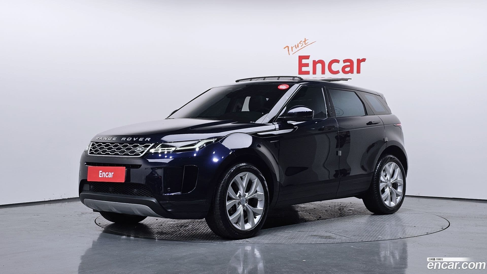Main__Slider__Photo:Range Rover Evoque Land Rover 2022.6-0