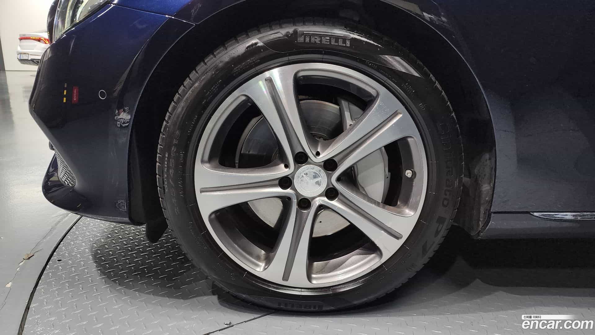 E-Class Mercedes-Benz 2019.1-OUTER-005