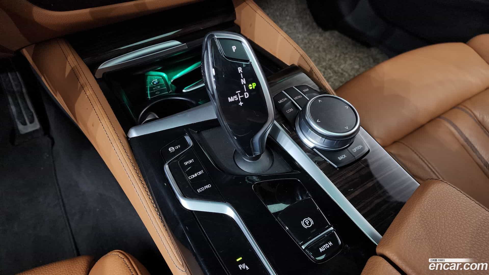 5-Series BMW 2022.1-INNER-009