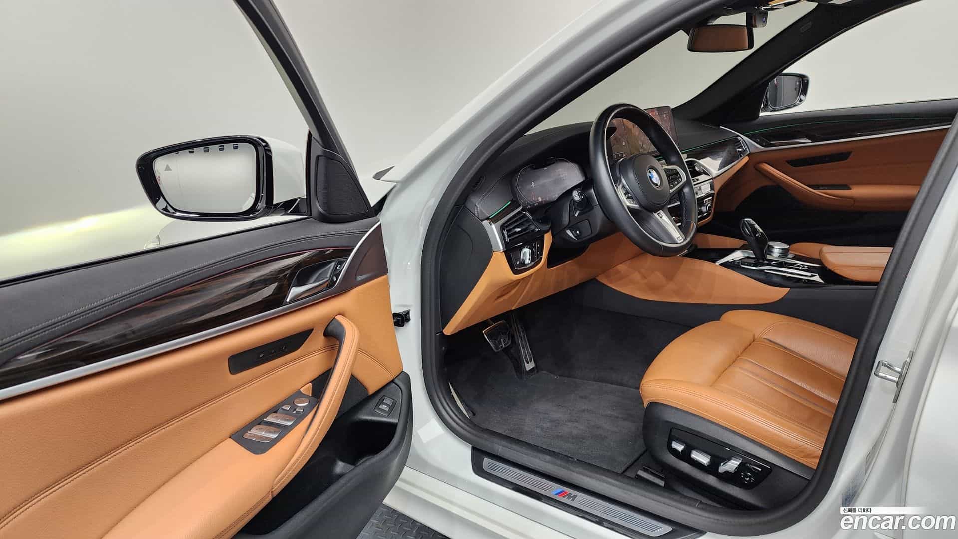 5-Series BMW 2022.1-INNER-010