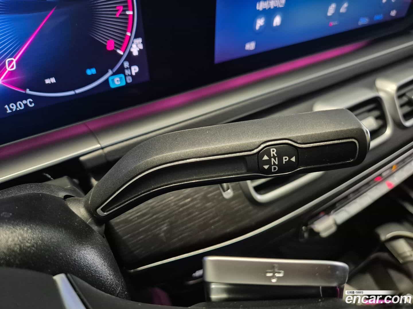 GLE-Class Mercedes-Benz 2025.3-INNER-009