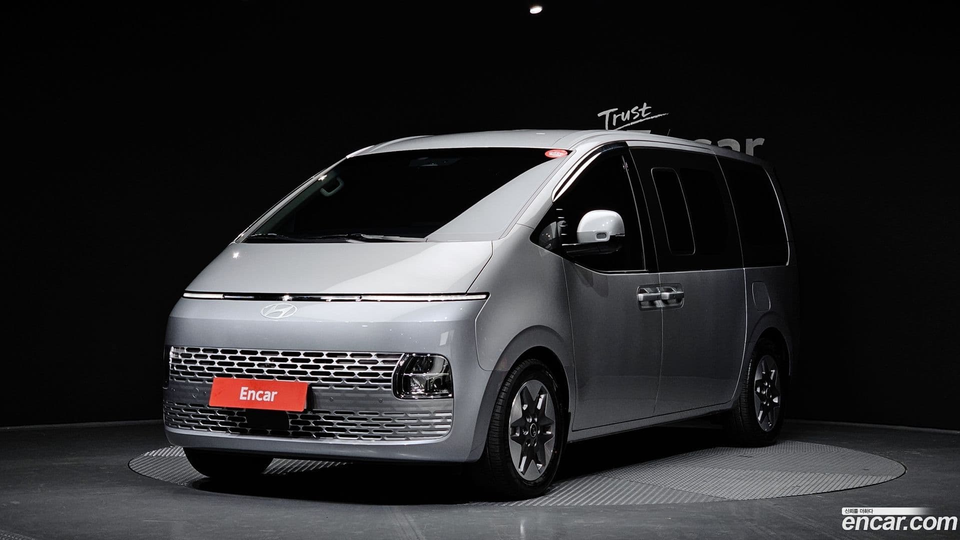 Main__Slider__Photo:Staria Hyundai 2025.1-0