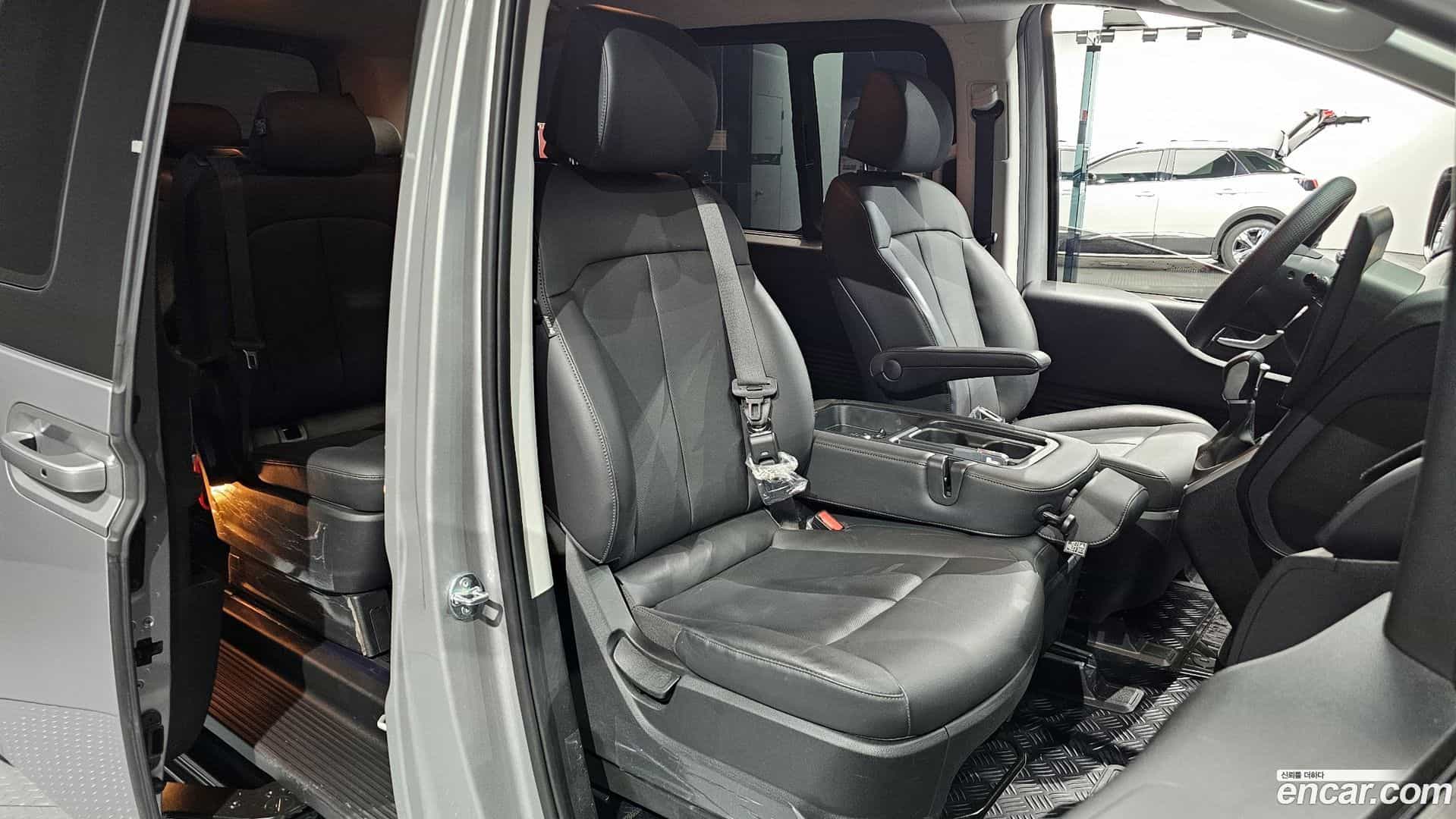 Staria Hyundai 2025.1-INNER-010