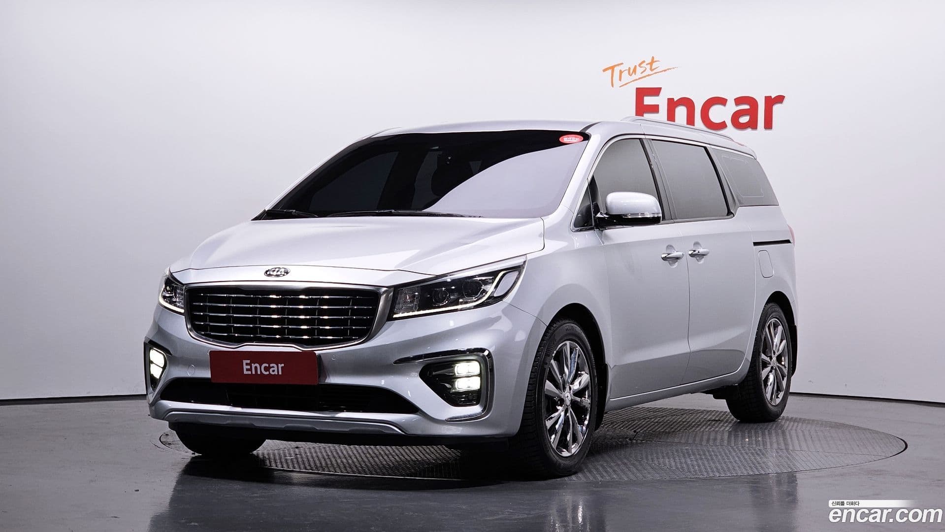 Main__Slider__Photo:Canival Kia 2018.3-0