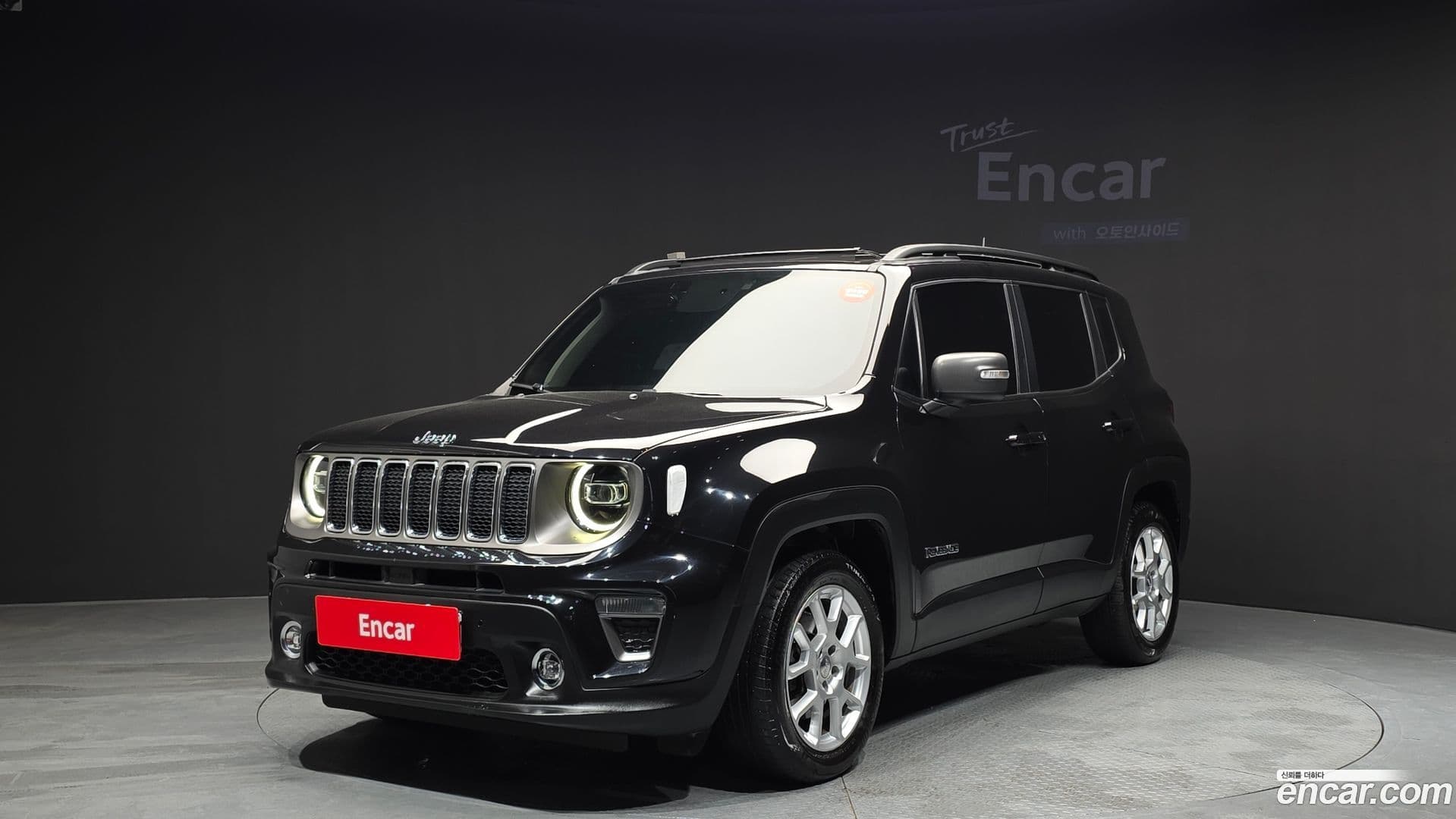 Main__Slider__Photo:Renegade Jeep 2020.10-0