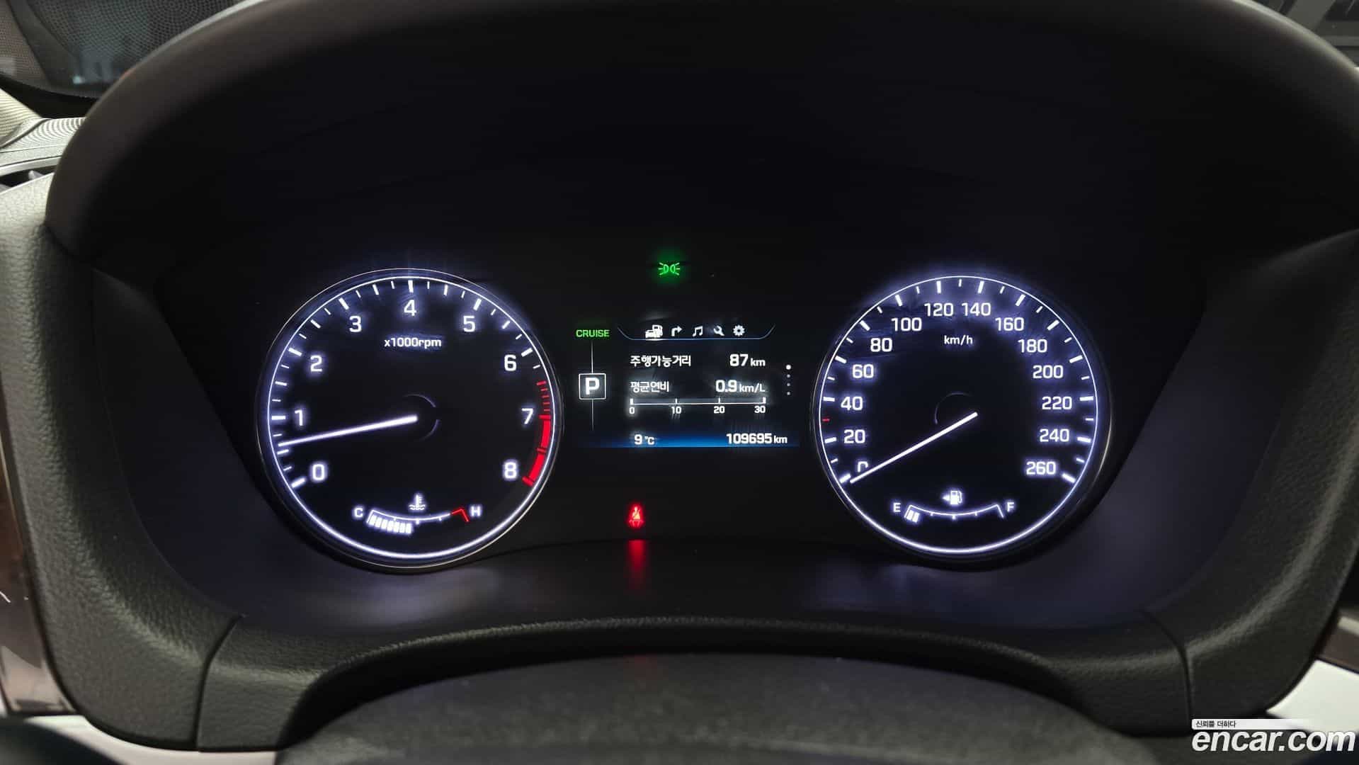 Genesis Hyundai 2015.2-INNER-008