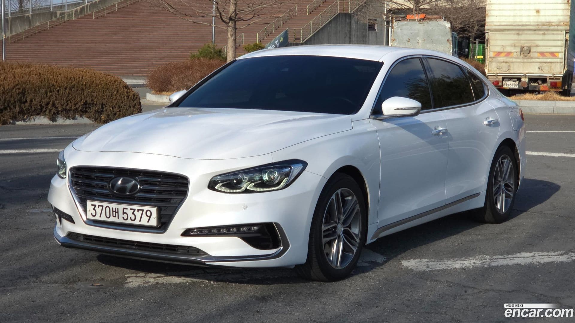 Main__Slider__Photo:Grandeur Hyundai 2017.4-0